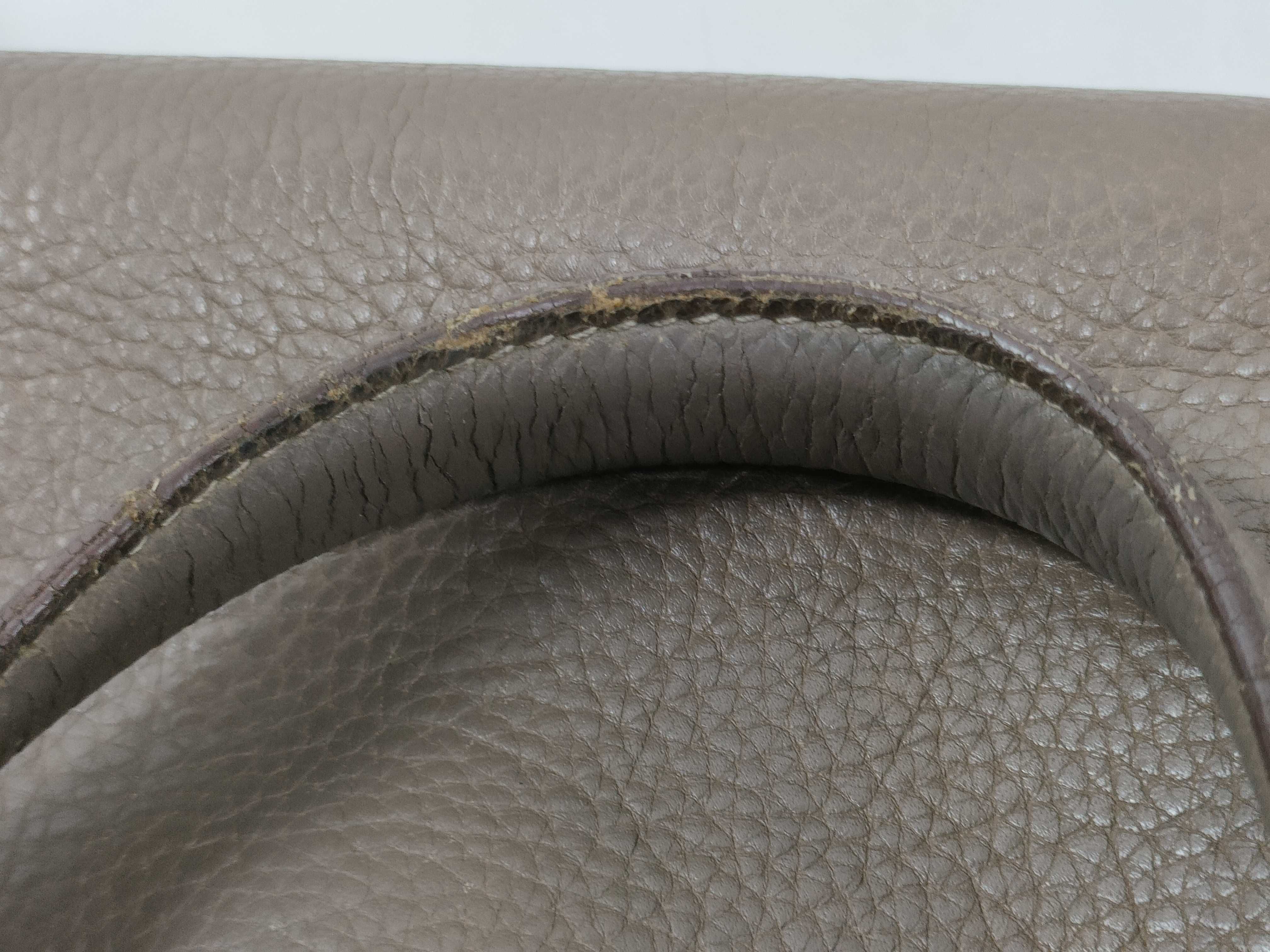 Victoria Cabas Leather Tote Bag — view 14