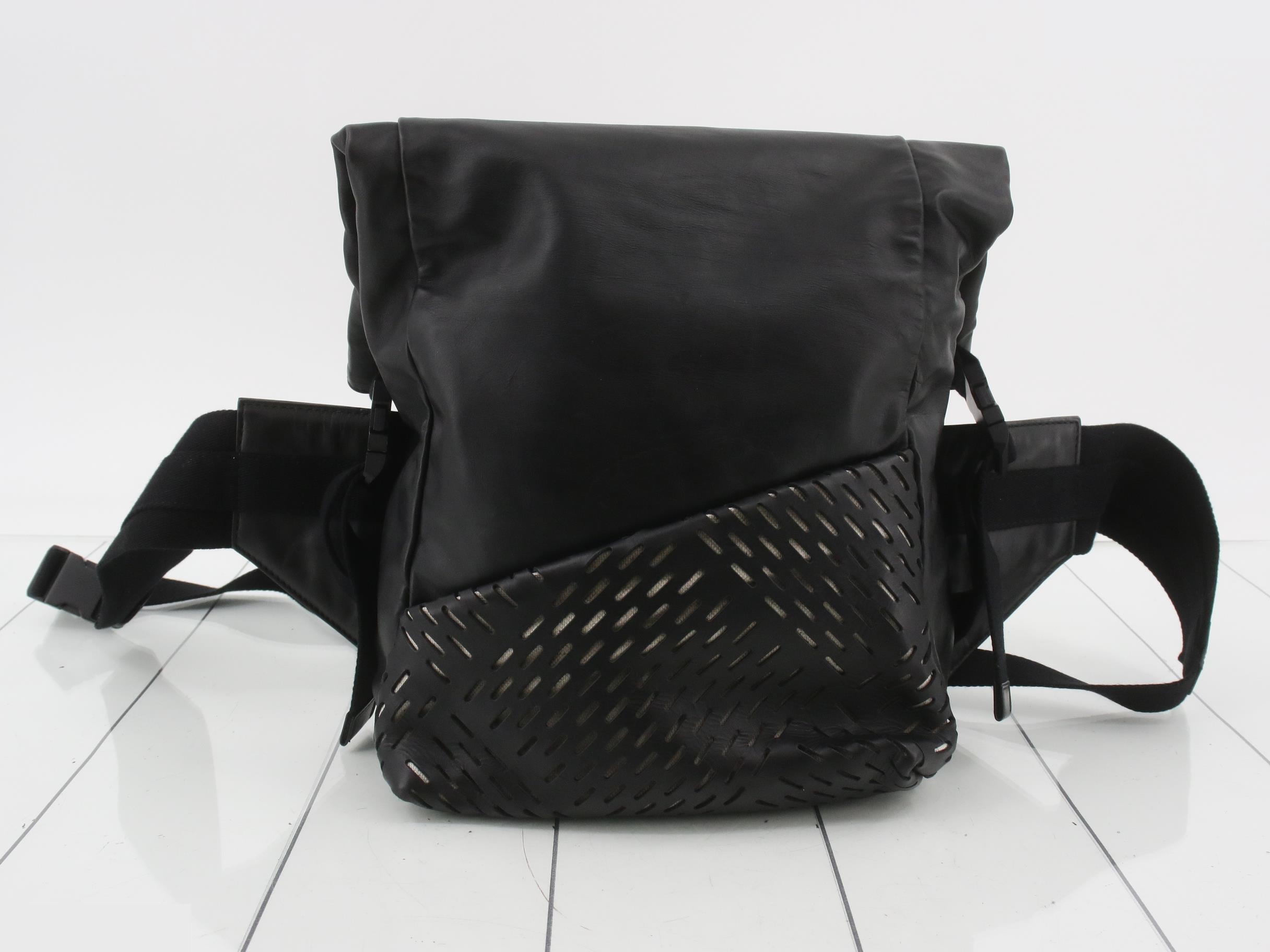 578540 Leather punching body bag black
