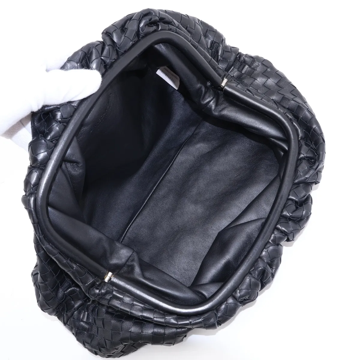Intrecciato The Pouch Leather Clutch Bag Black — view 5