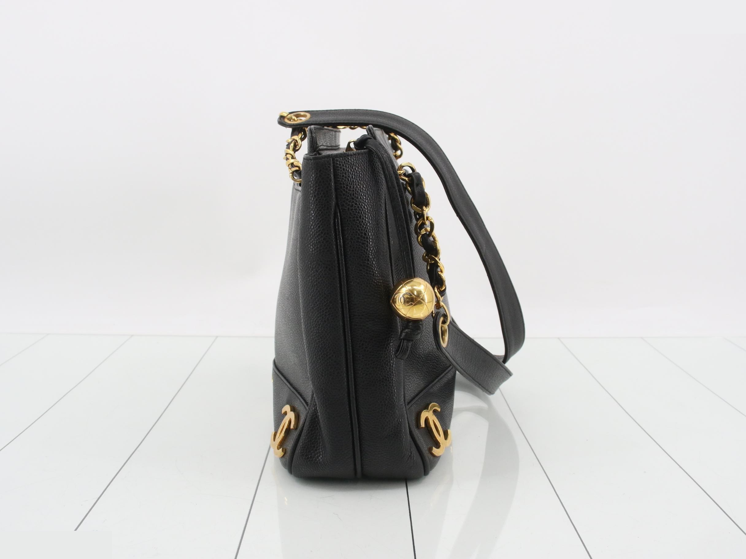 Caviar leather tote bag with chain and Coco Mark logo. — view 3
