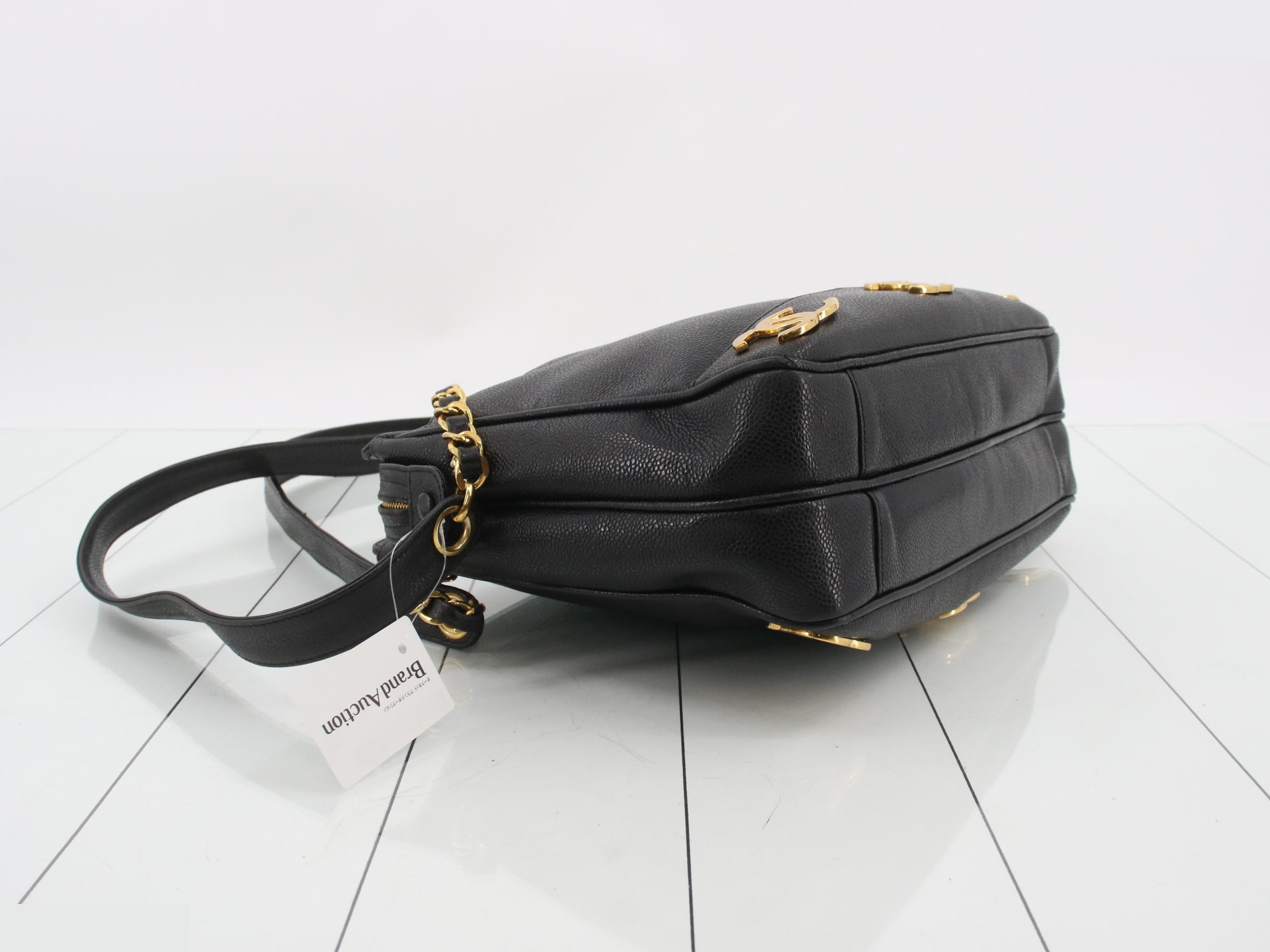 Caviar leather tote bag with chain and Coco Mark logo. — view 5