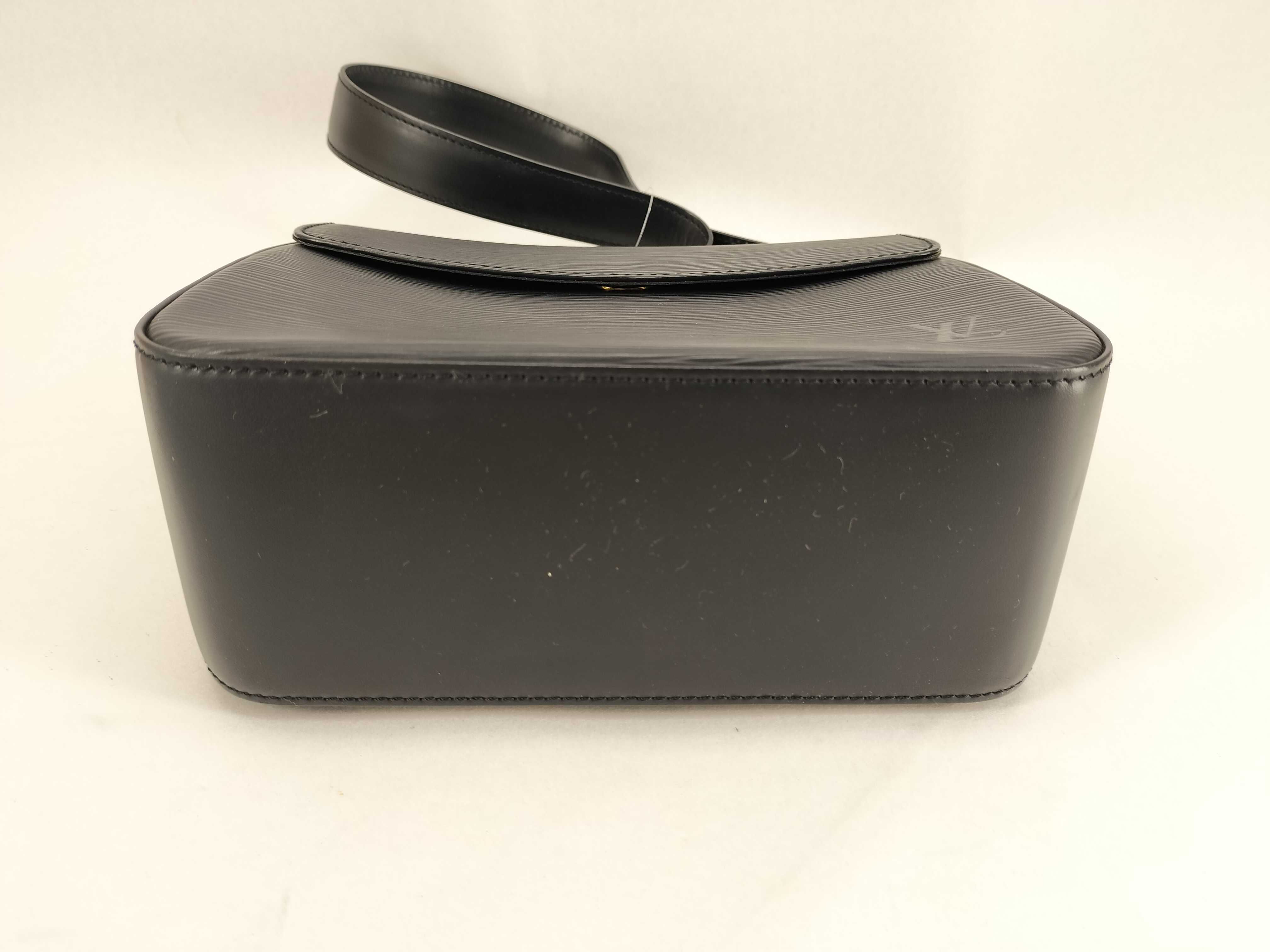 Epi M52207 Bussy Shoulder Bag (Noir) — view 6