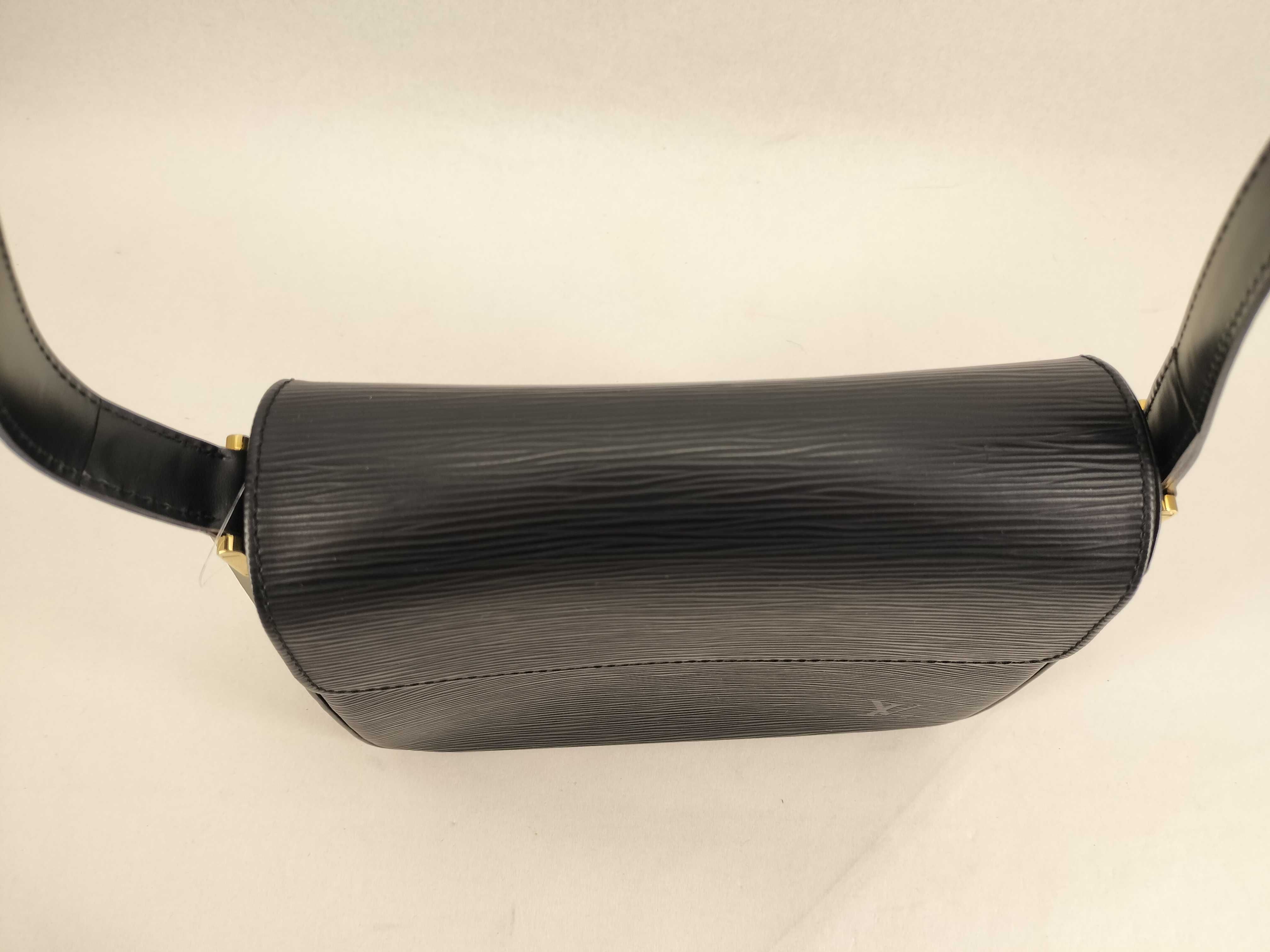 Epi M52207 Bussy Shoulder Bag (Noir) — view 9