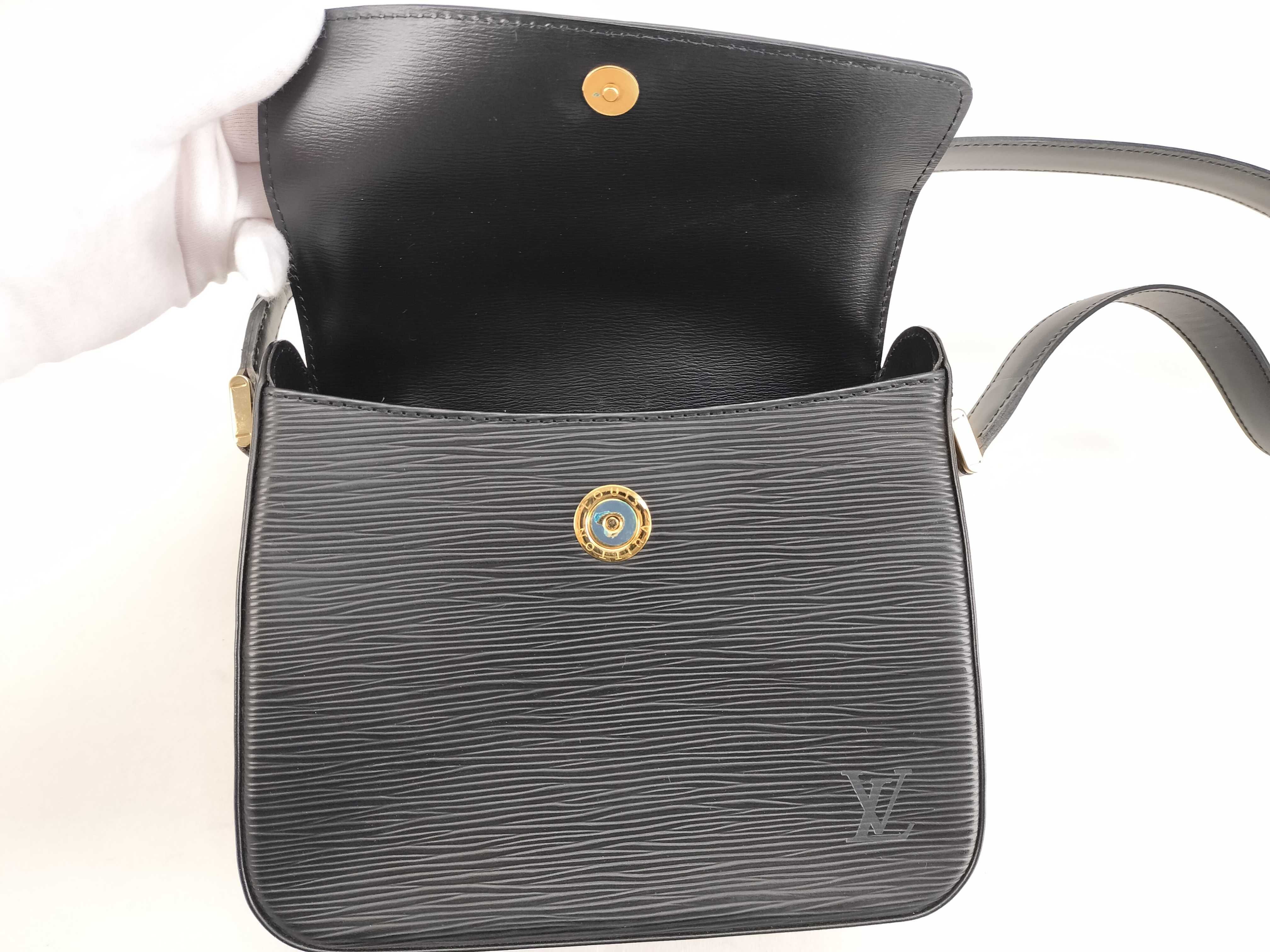 Epi M52207 Bussy Shoulder Bag (Noir) — view 10