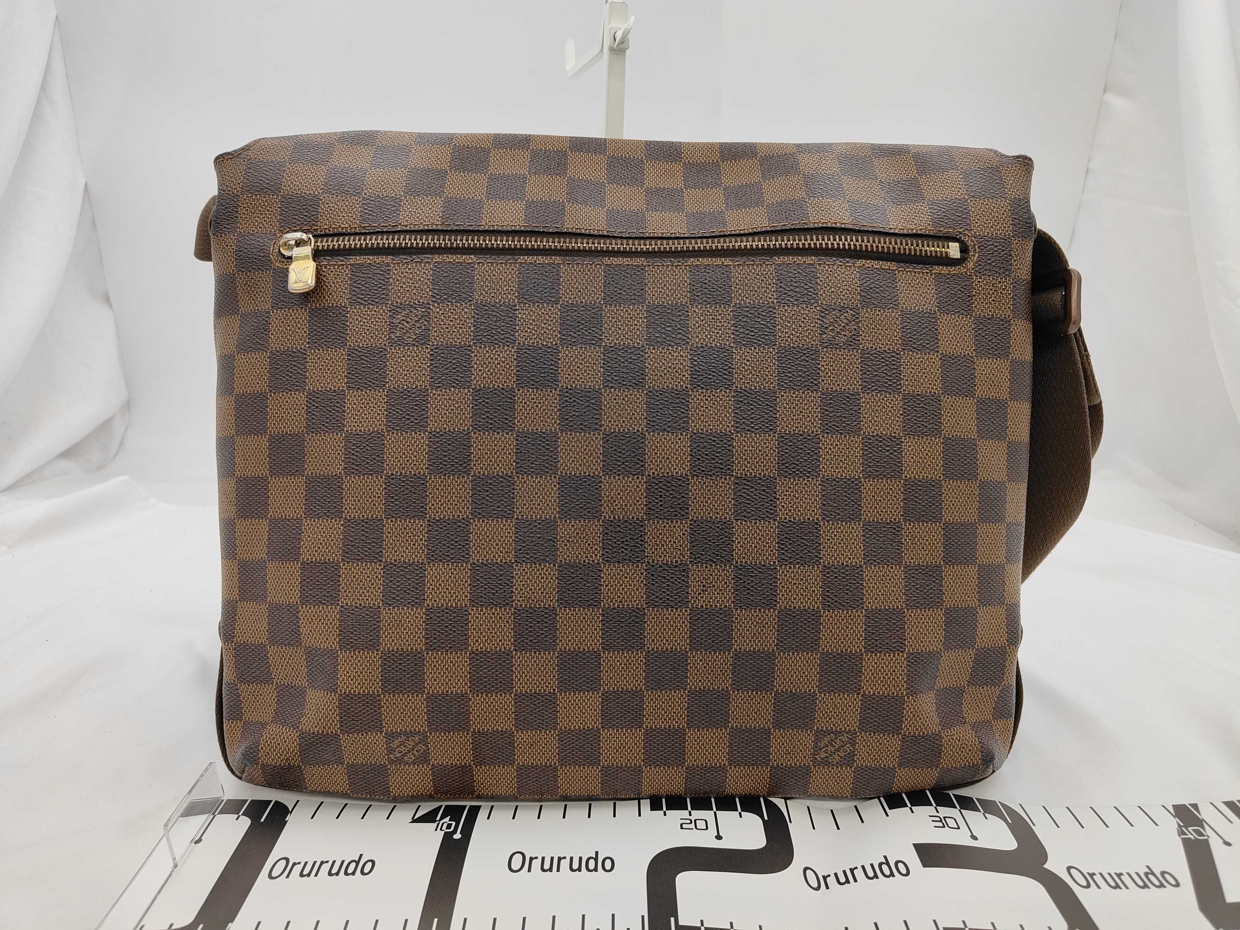 Damier Brooklyn MM Shoulder Bag Messenger Bag N51211 — view 2
