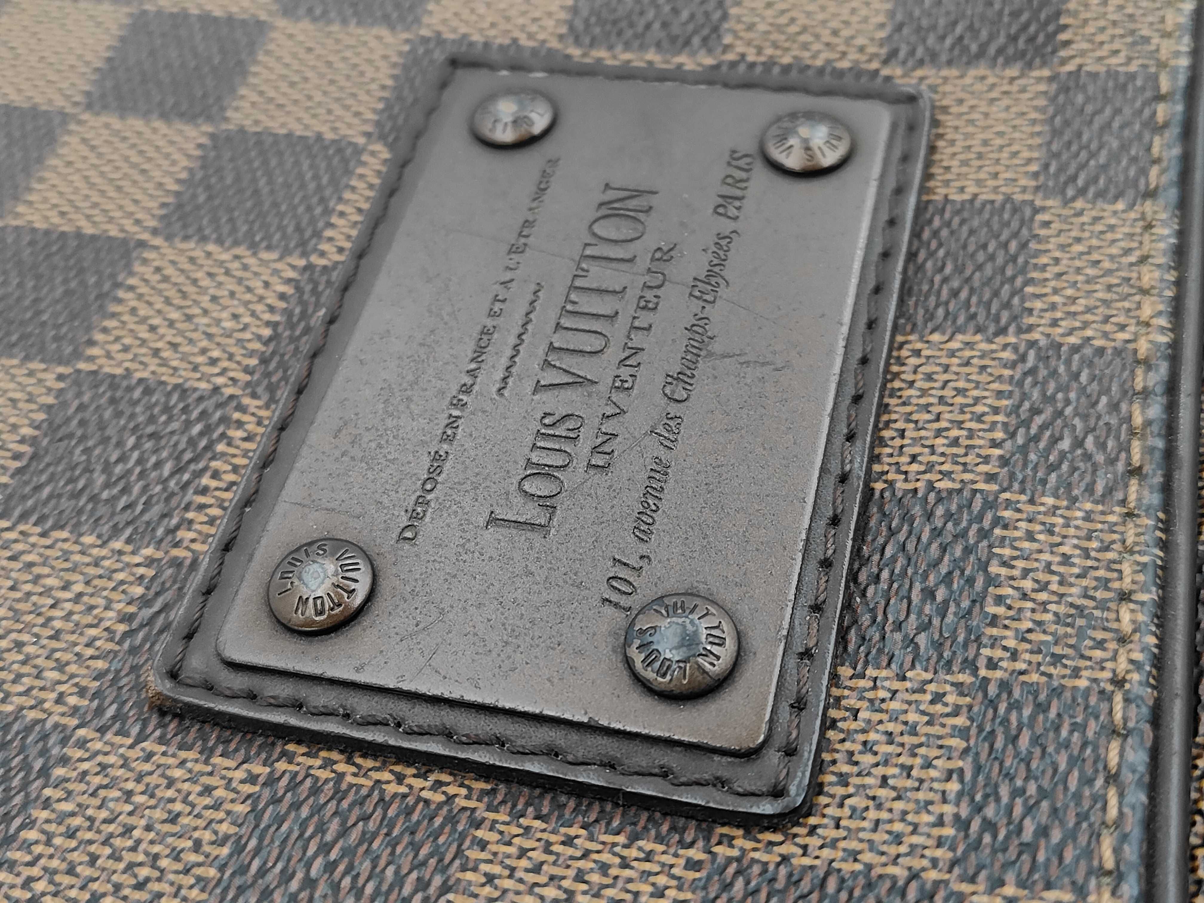 Damier Brooklyn MM Shoulder Bag Messenger Bag N51211 — view 13