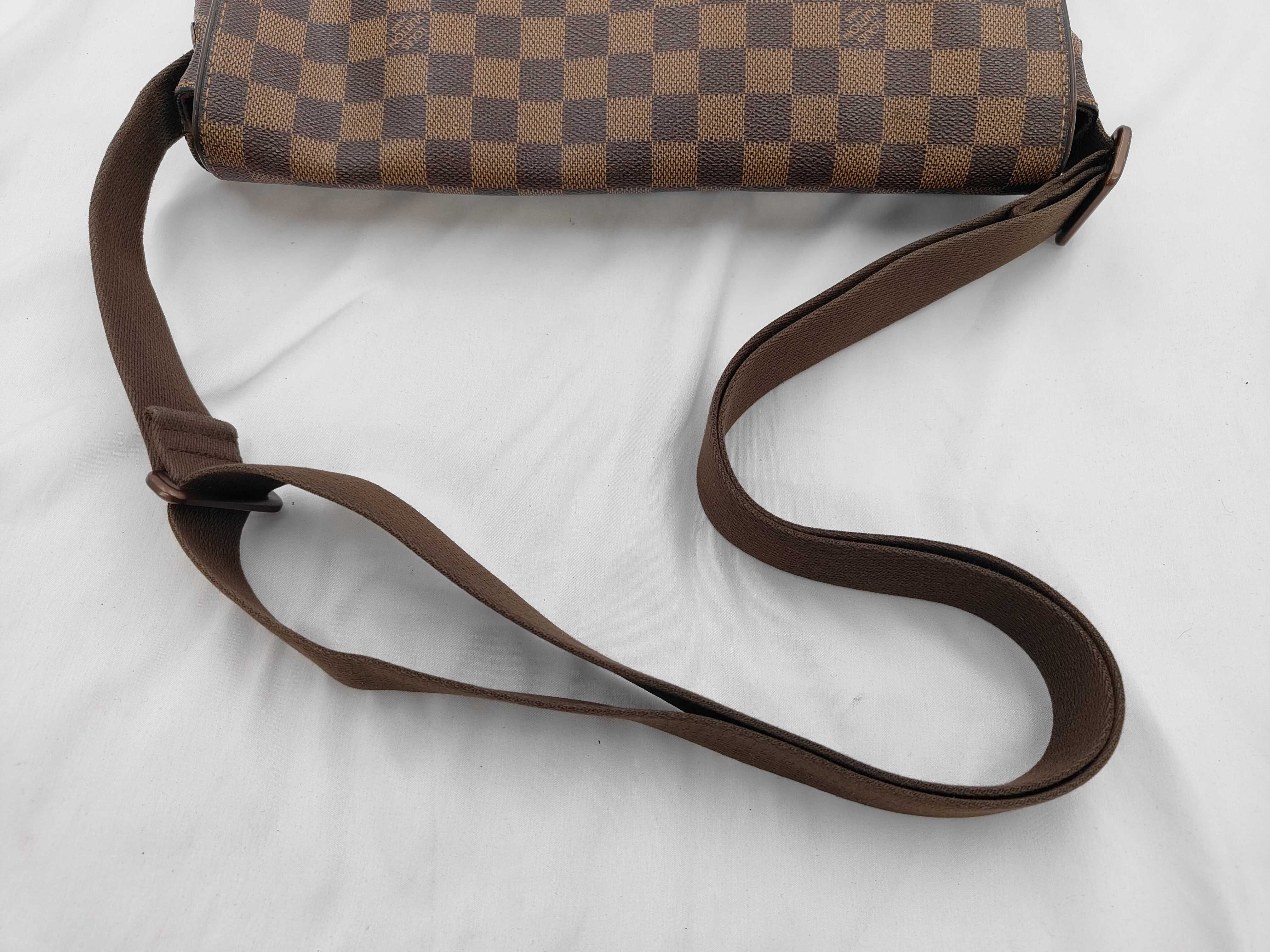 Damier Brooklyn MM Shoulder Bag Messenger Bag N51211 — view 3
