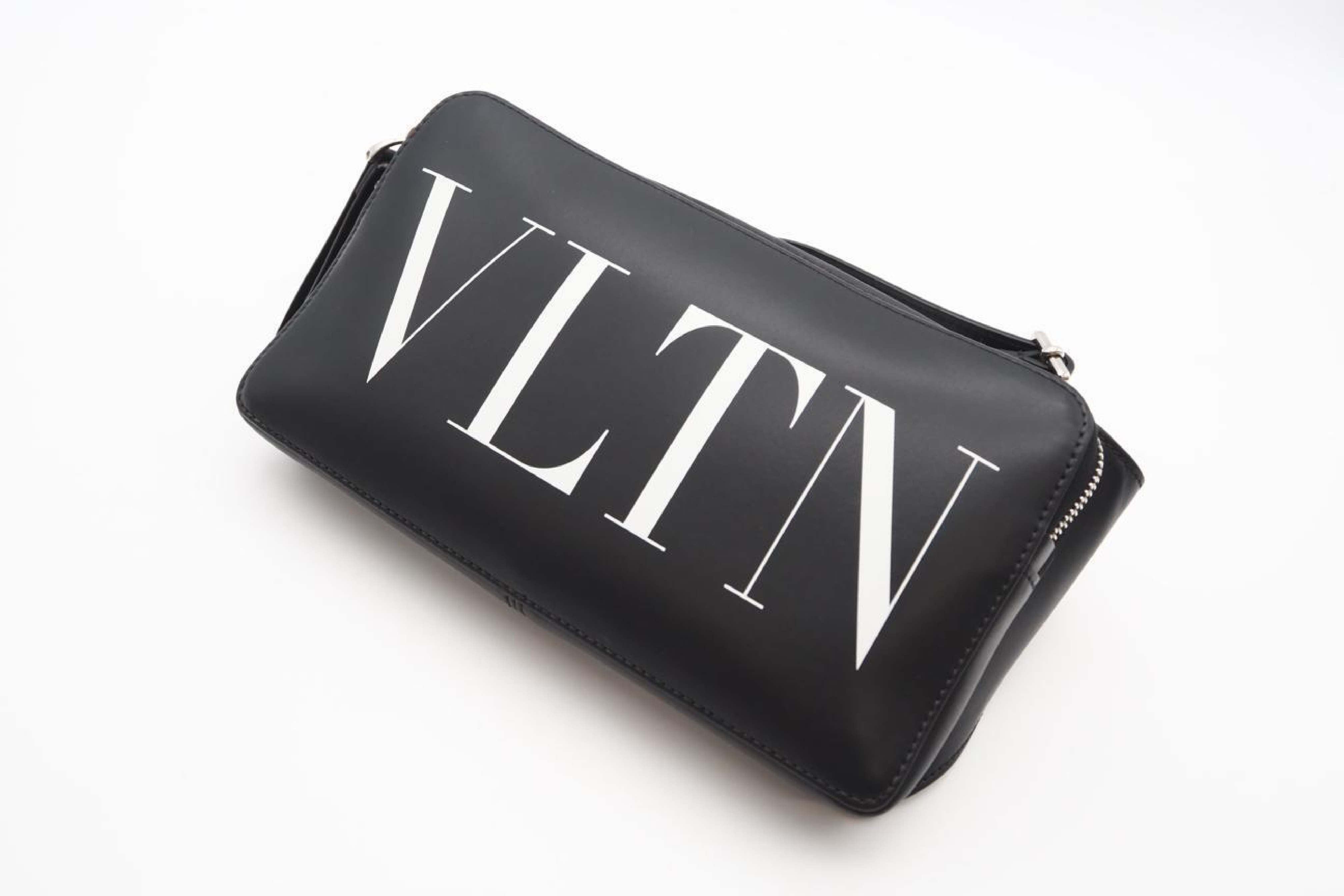 VY2B0A10WJW VLTN Logo Leather Belt Bag Black Waist Bag — view 2