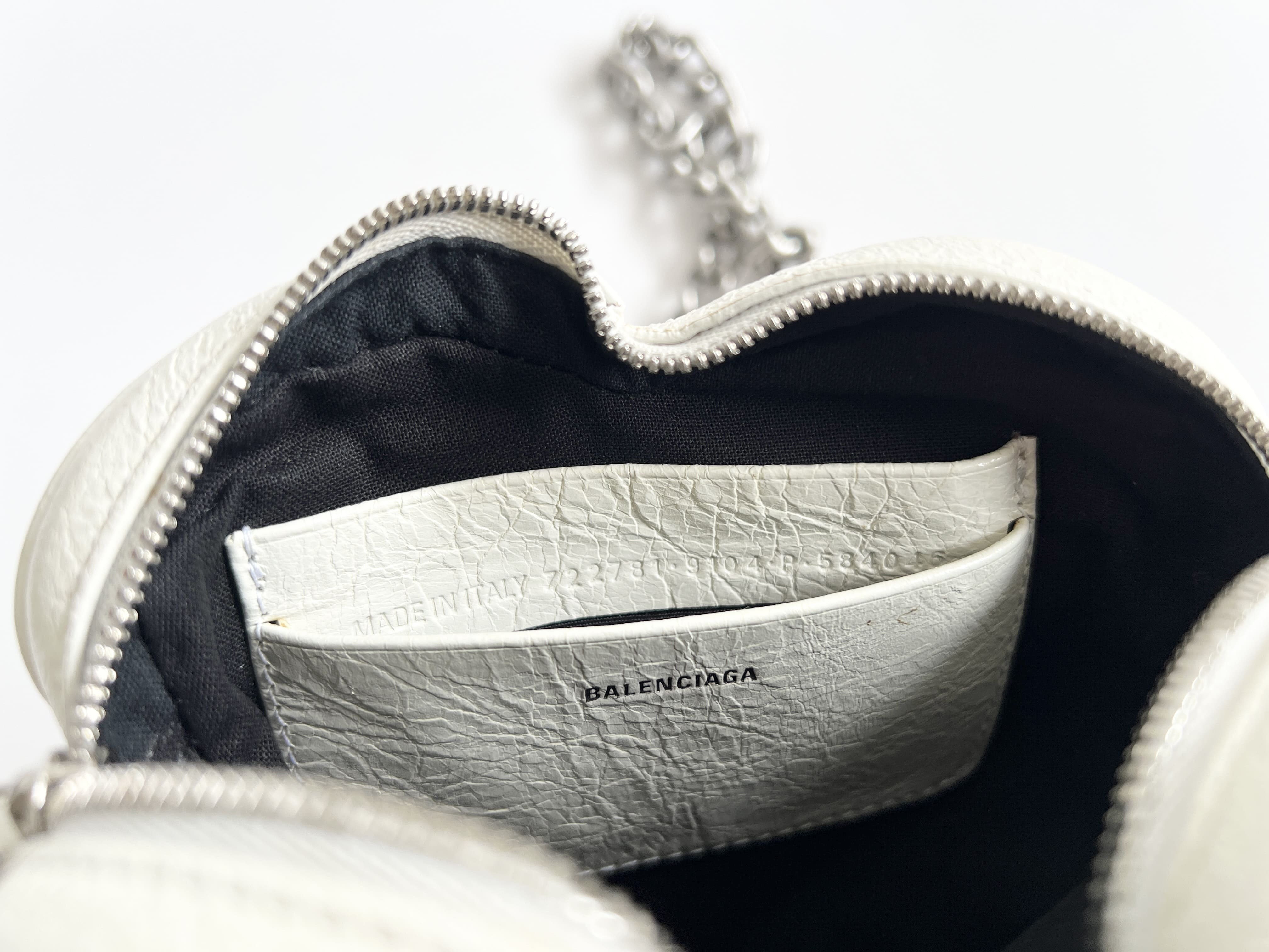 Lucagol Heart Leather Chain Shoulder Bag — view 7