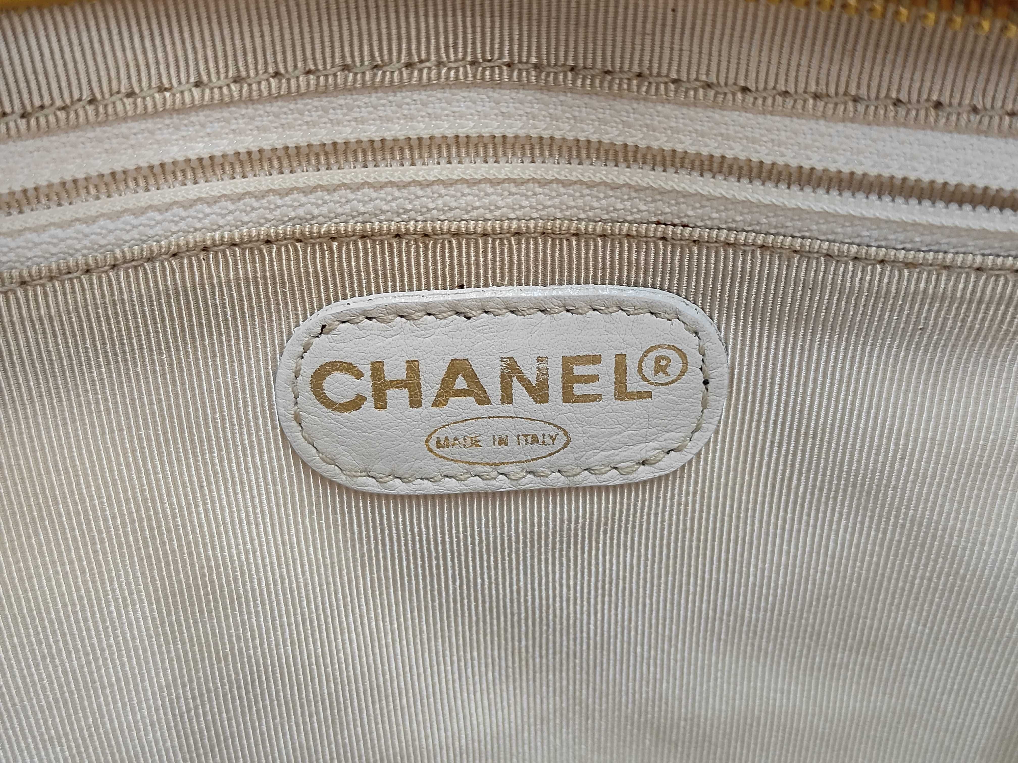 Matelassé Yellow Tote Bag — view 4