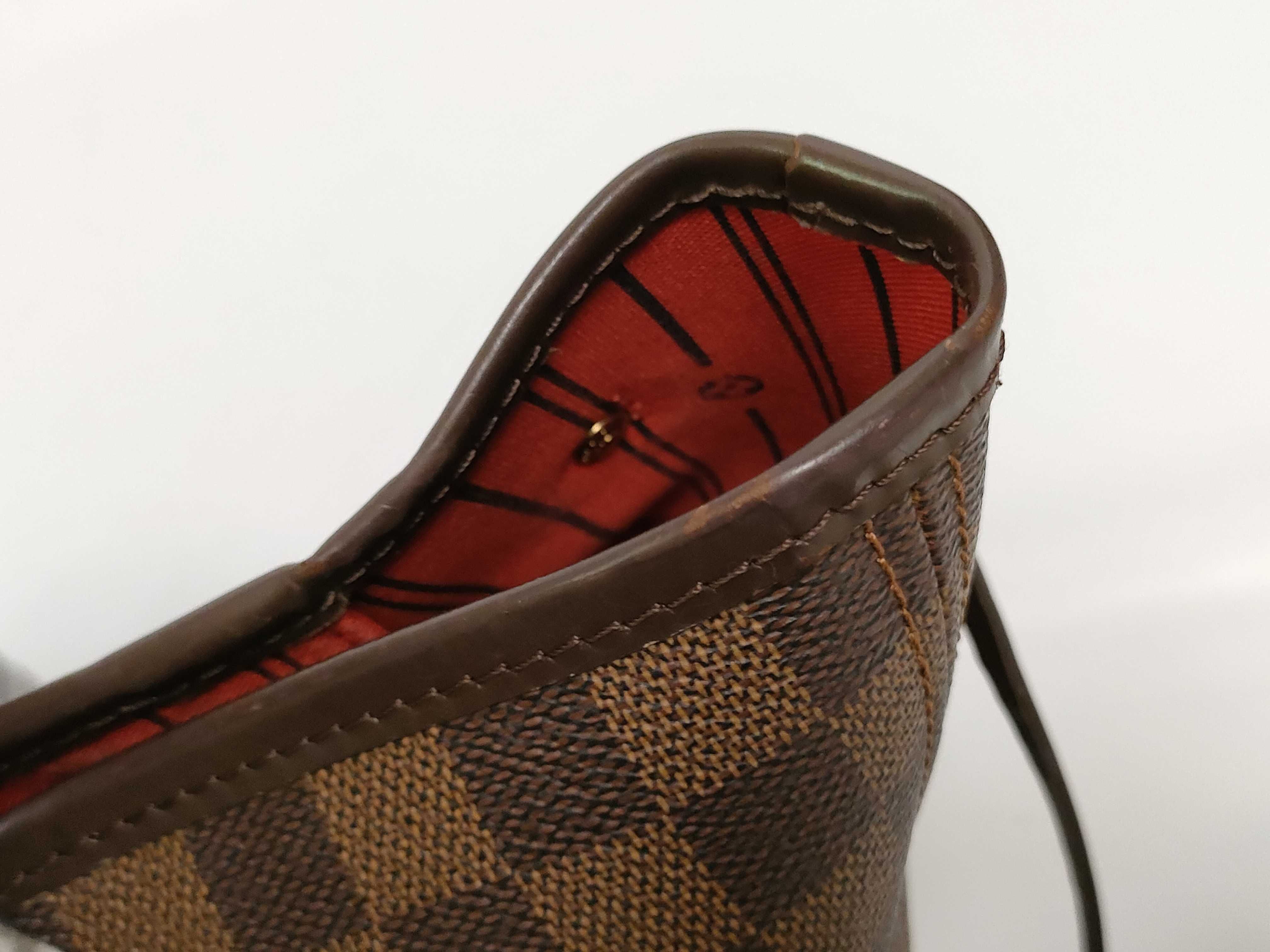 Damier Neverfull MM Shoulder Tote Bag (Damier Leather) — view 11