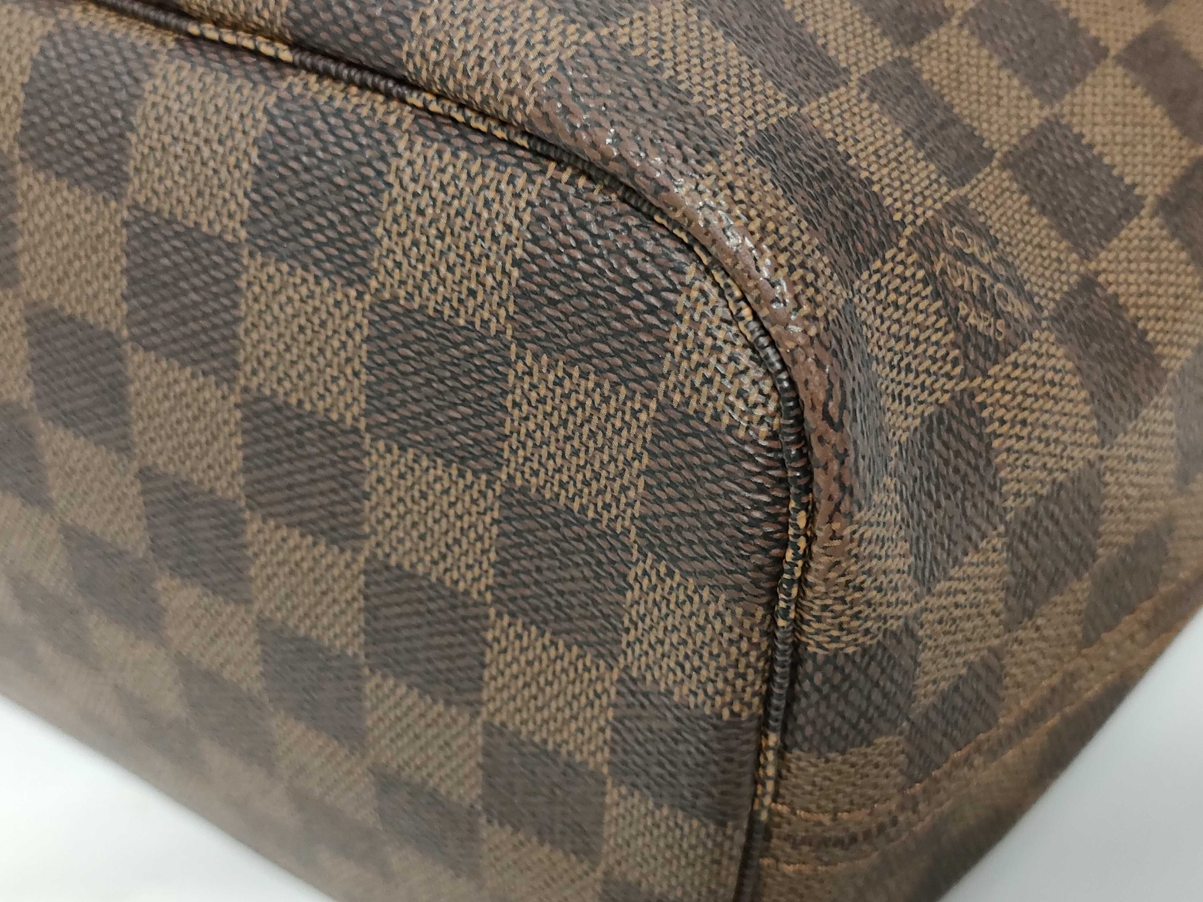 Damier Neverfull MM Shoulder Tote Bag (Damier Leather) — view 4