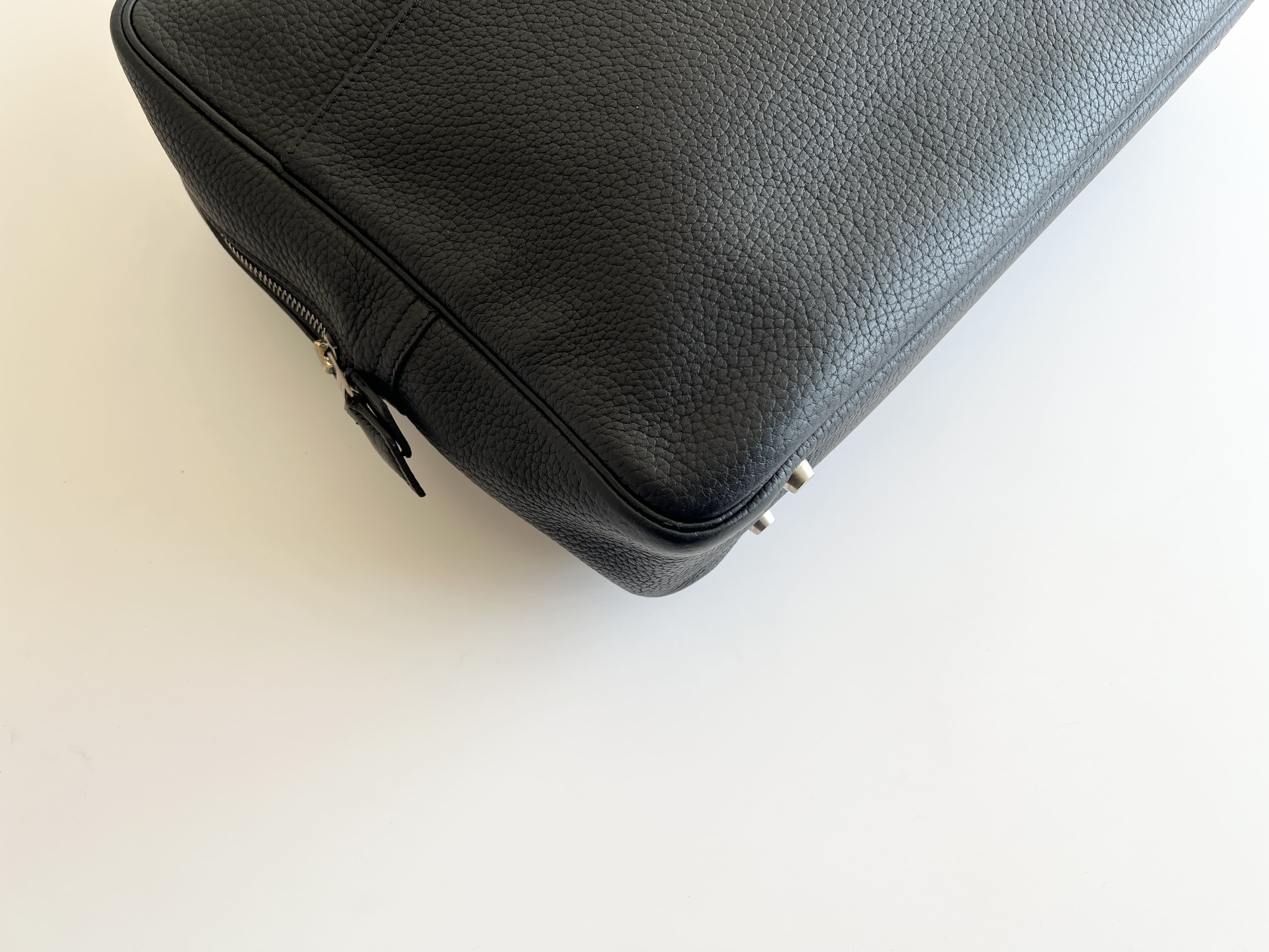 Plume Dog Togo Leather Handbag Business Bag Handbag — view 9