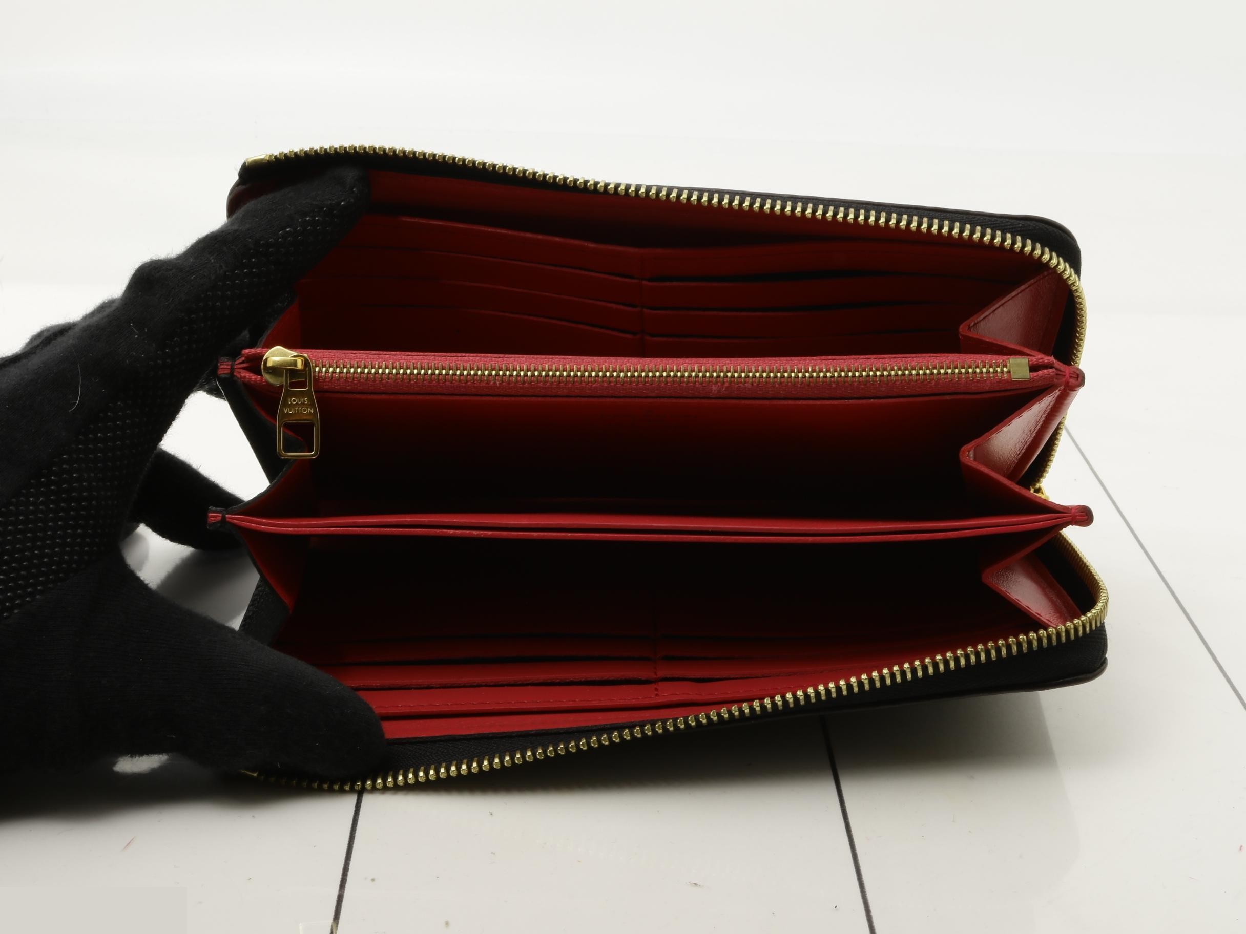 M63102 Portefeuille Comet Noir/Pink Zippy Wallet — view 4
