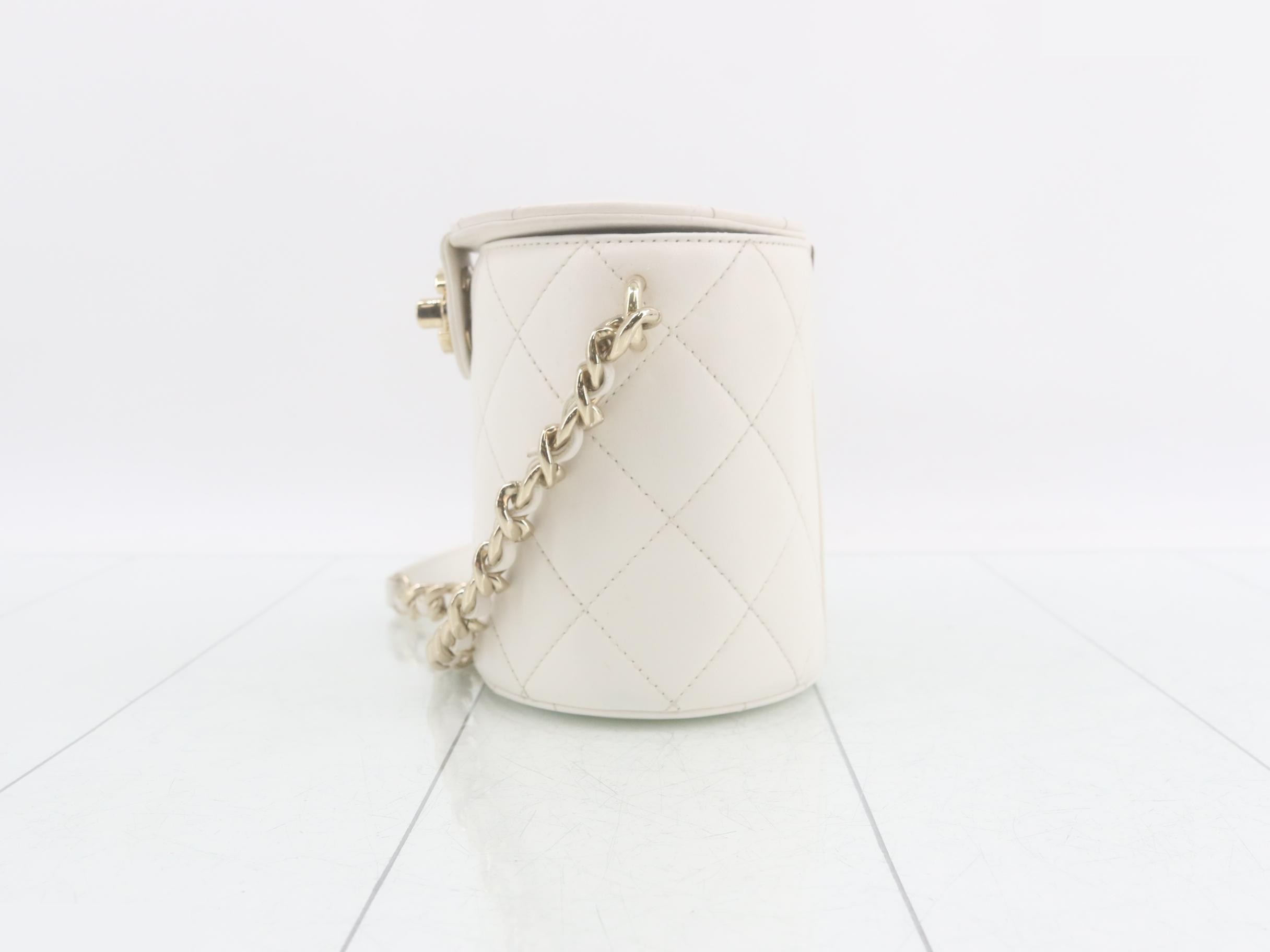 Vanity Shoulder Bag — view 3