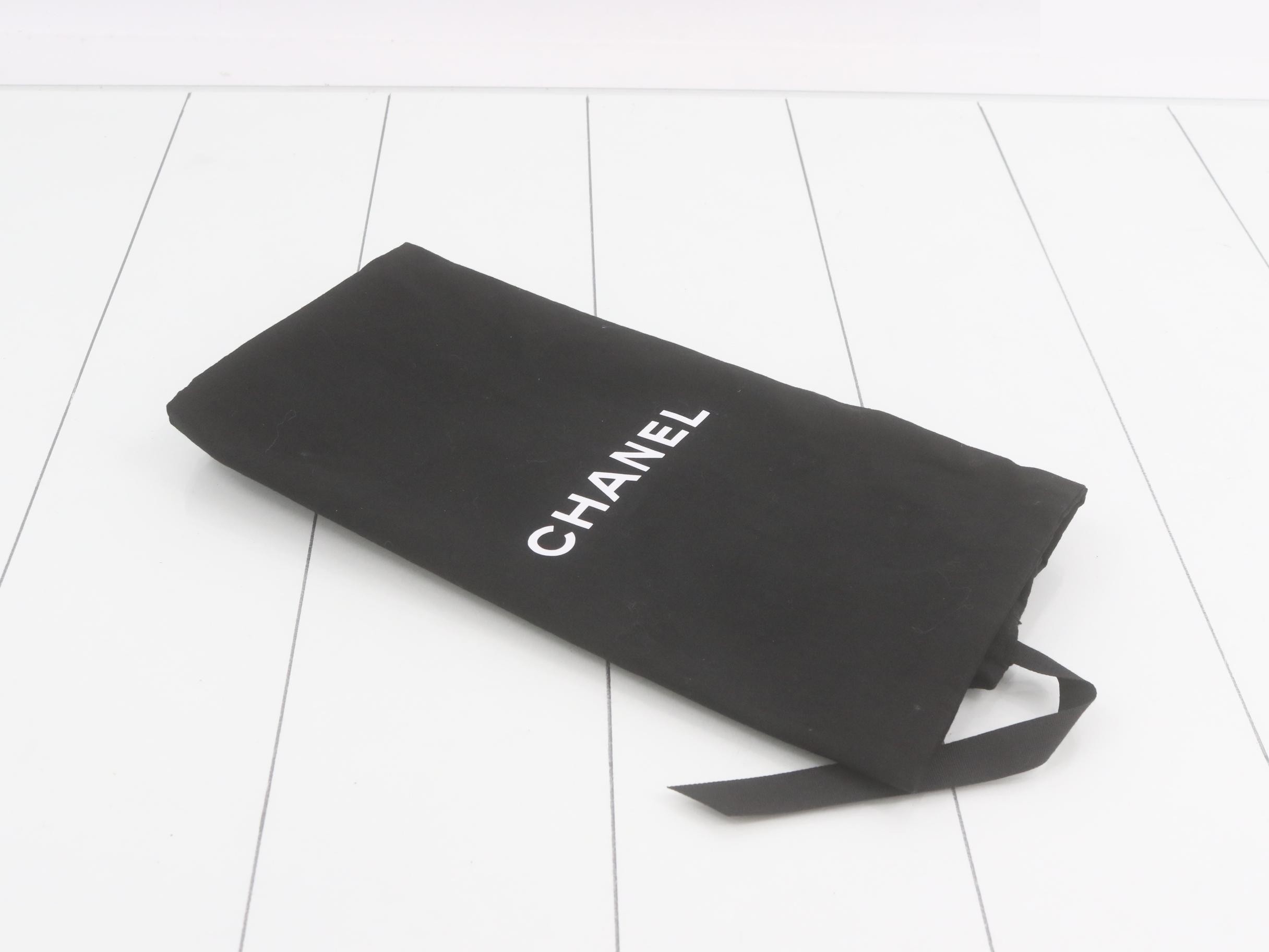 Vanity Shoulder Bag — view 7