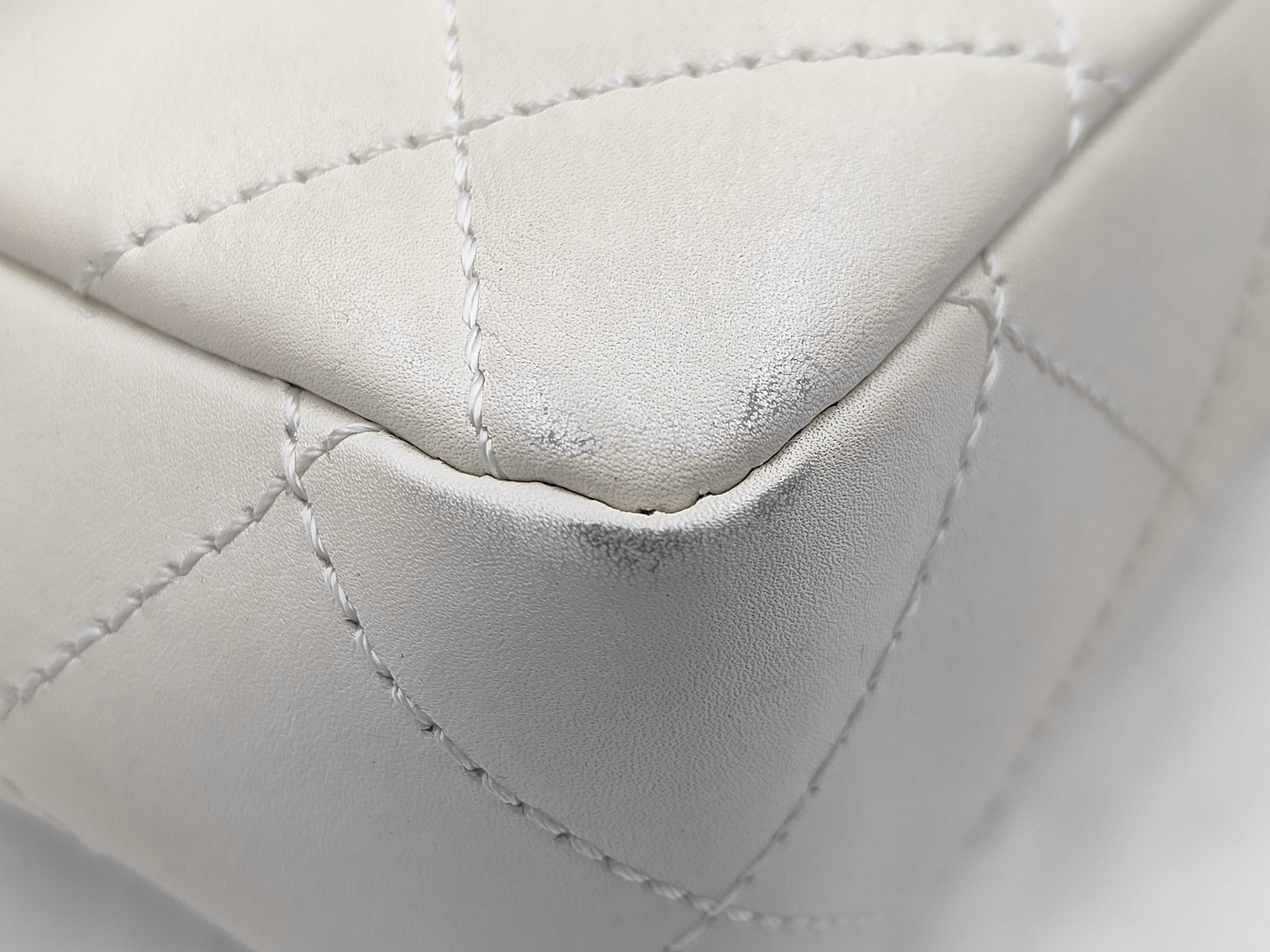 Matelassé White Chain Shoulder Bag — view 6