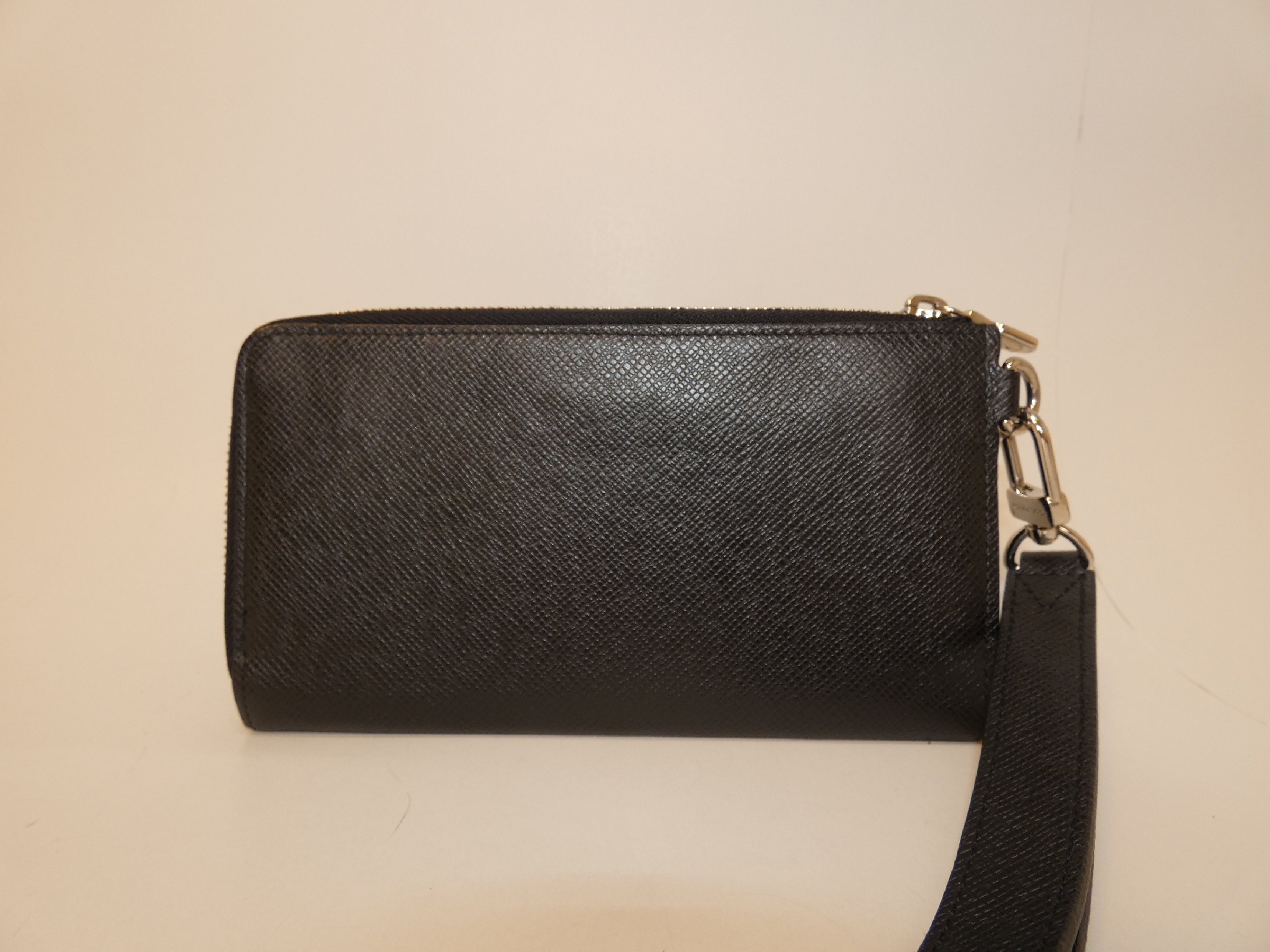 Dragonne Taiga Noir L-shaped zip long wallet — view 2