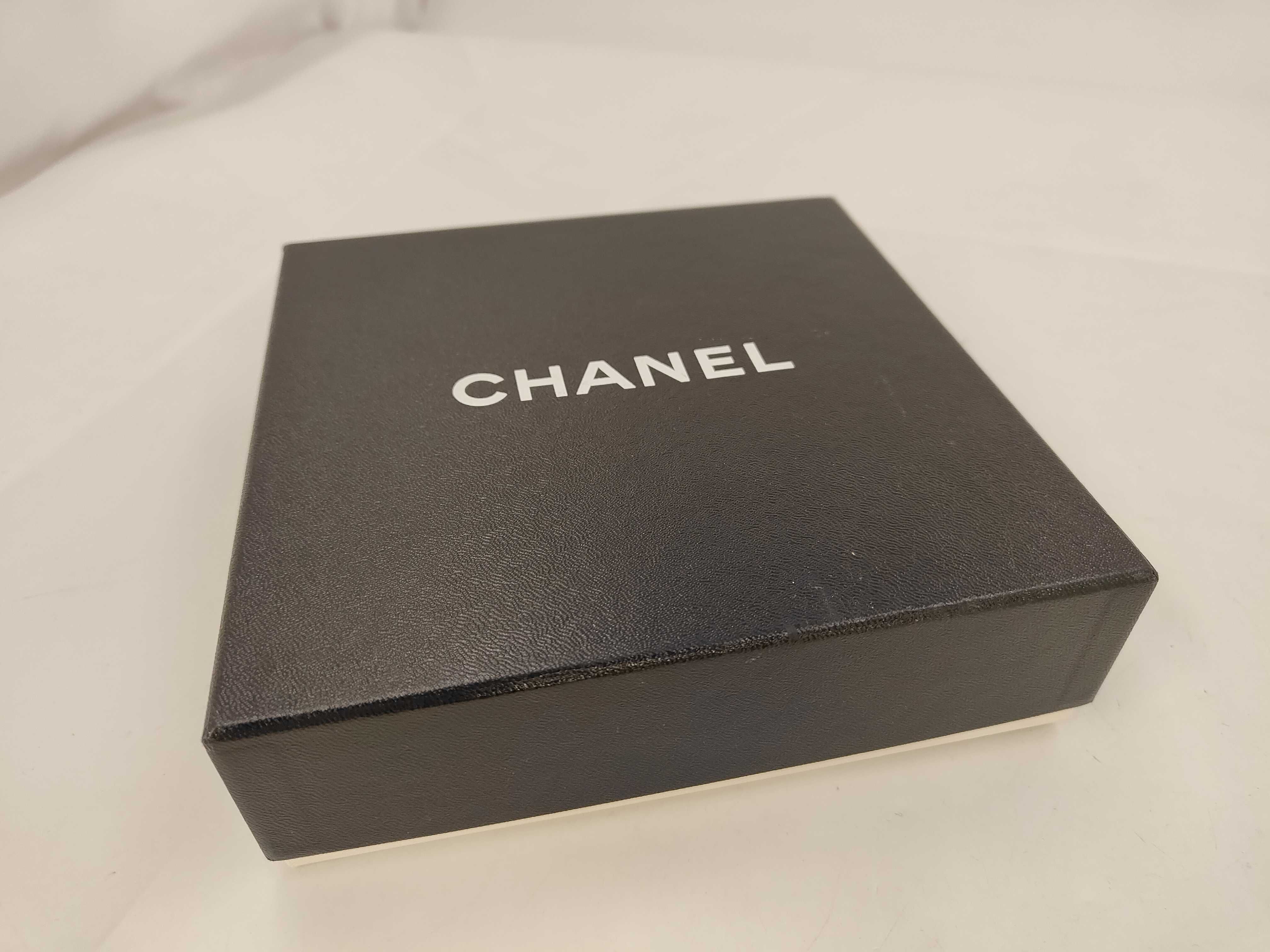 Coco Mark Chanel Round Coco Mirror Metal Gold Necklace — view 6