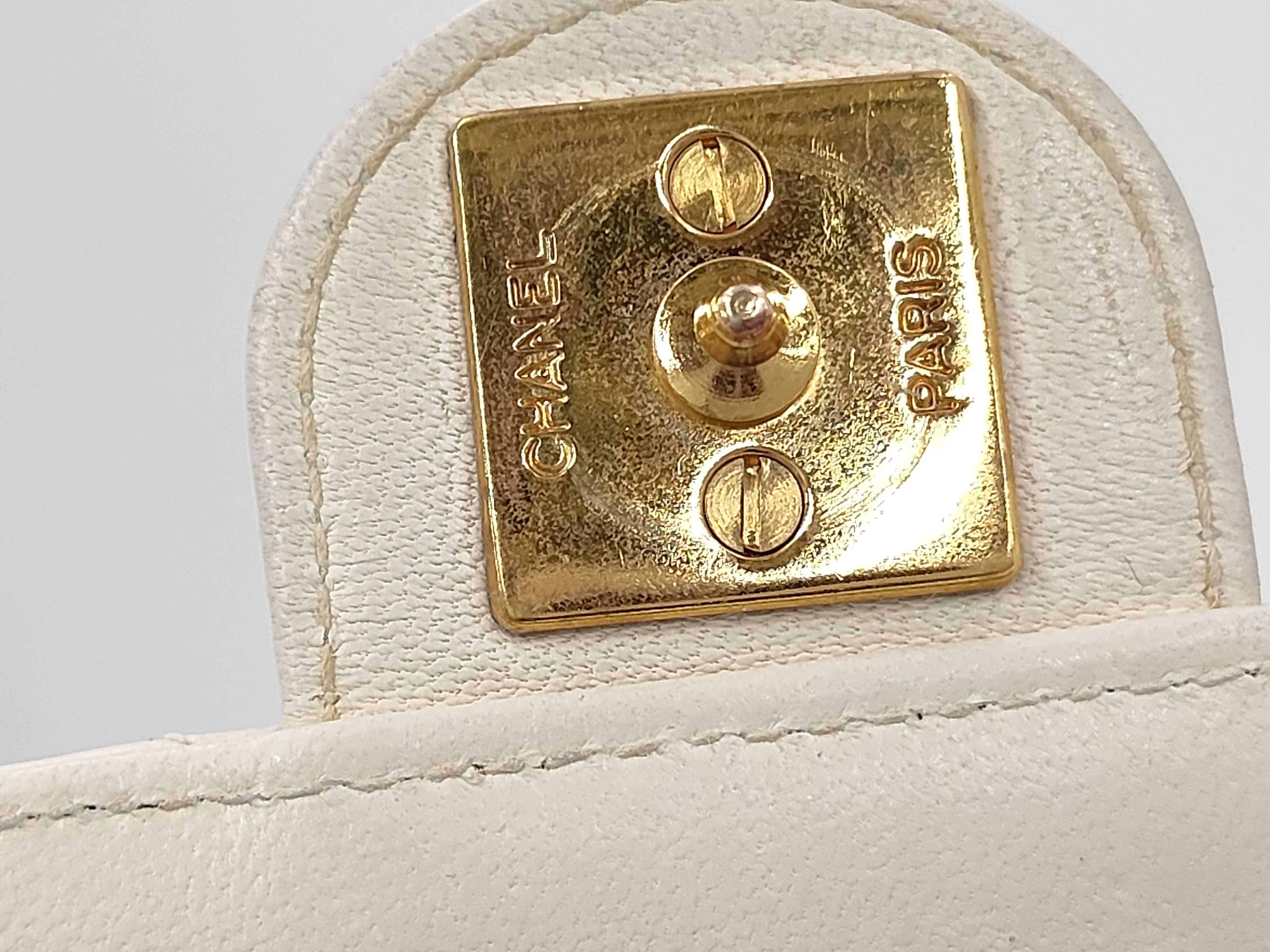 Matelassé Chain Shoulder Bag, Lambskin, White and Gold — view 12
