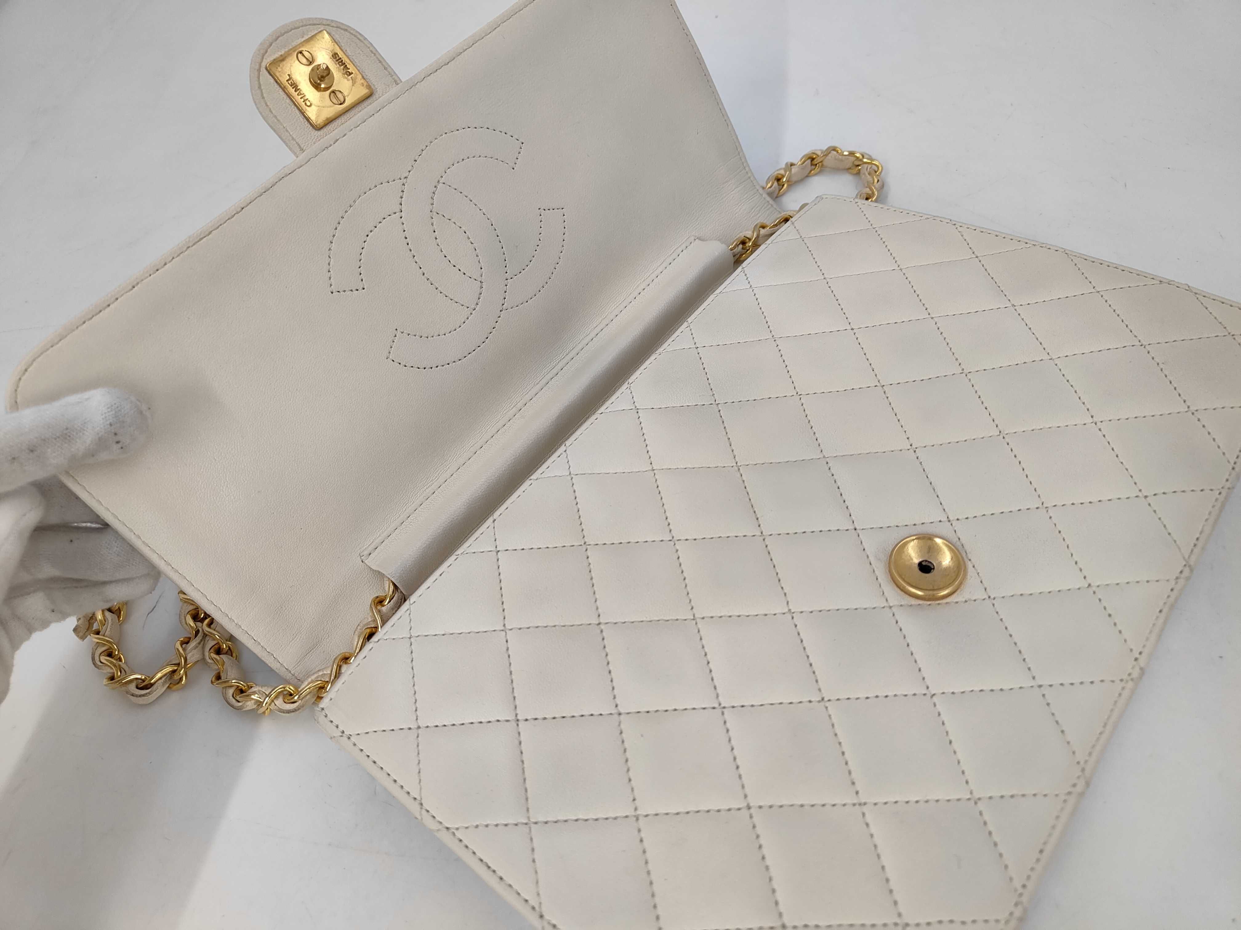 Matelassé Chain Shoulder Bag, Lambskin, White and Gold — view 8