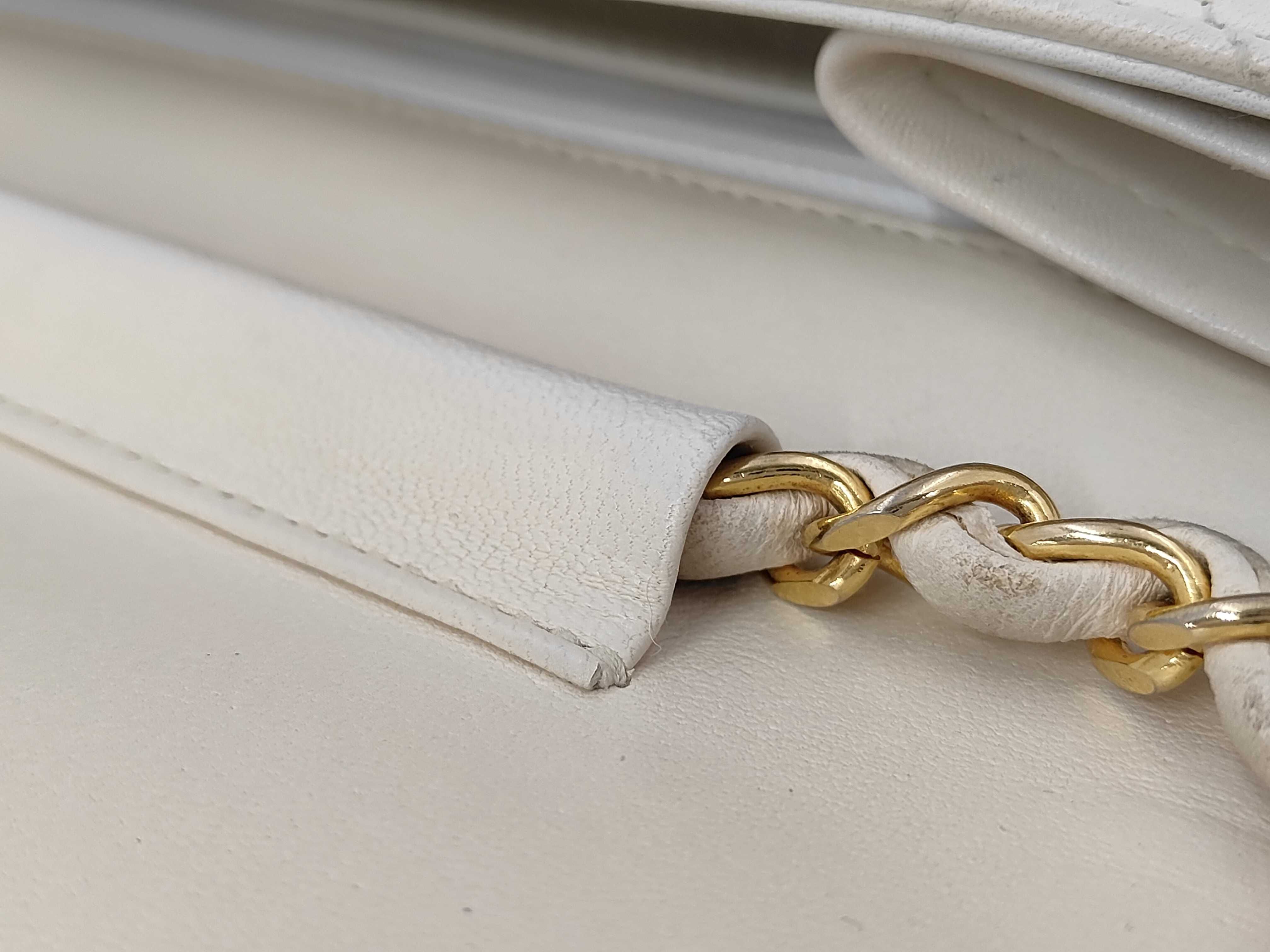 Matelassé Chain Shoulder Bag, Lambskin, White and Gold — view 10