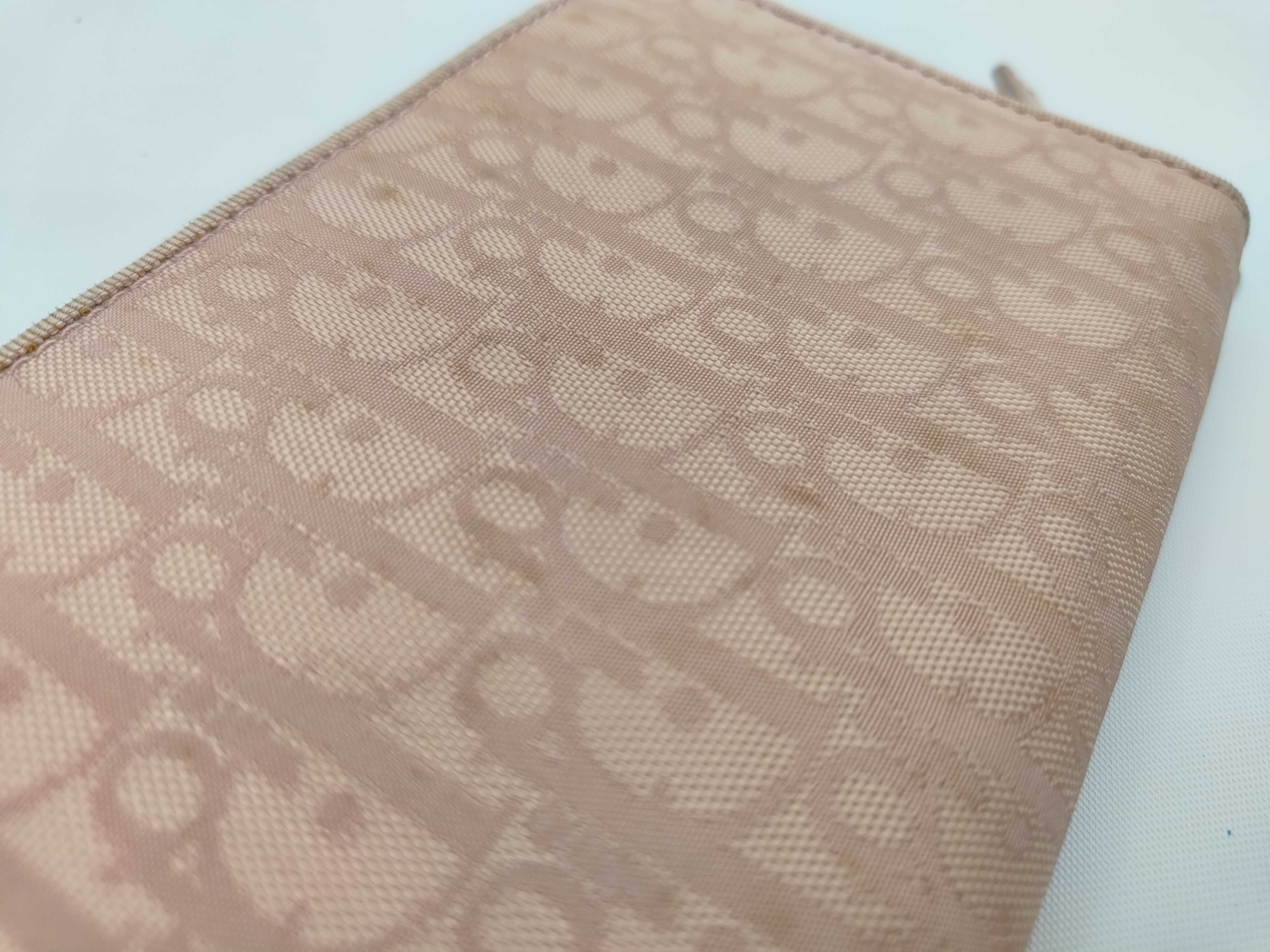pink wallet — view 9