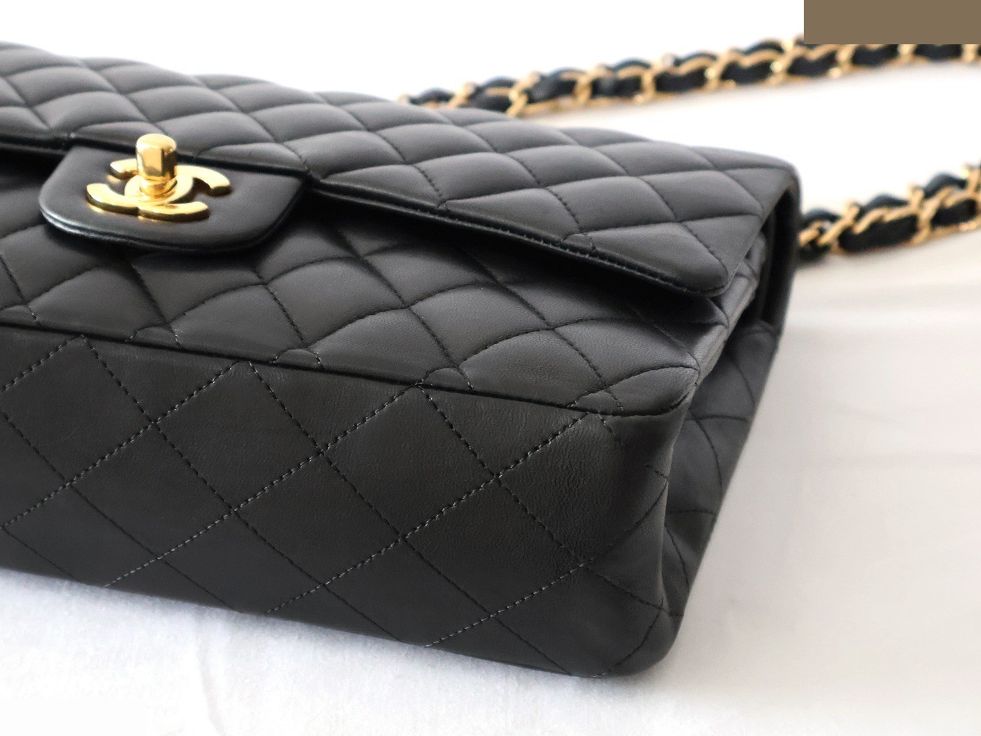 Matelassé 25 Lambskin Double Flap Double Chain Shoulder Bag, Black — view 4