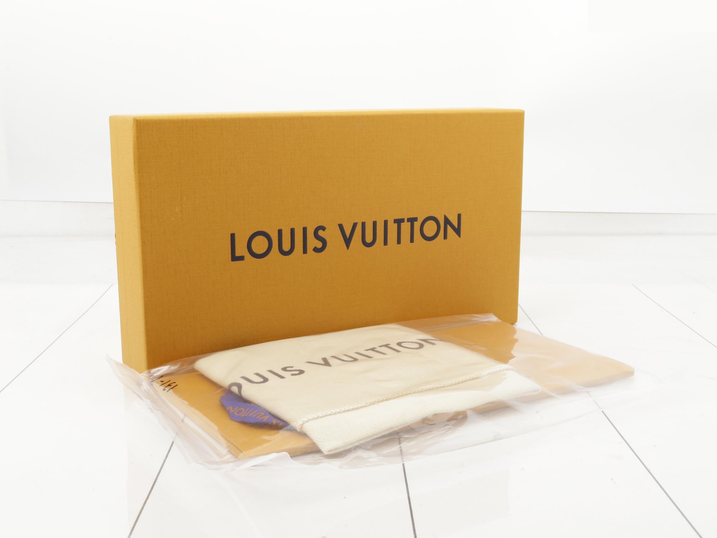 RFID Zippy Wallet Vertical Taurillon Monogram Empreinte — view 5