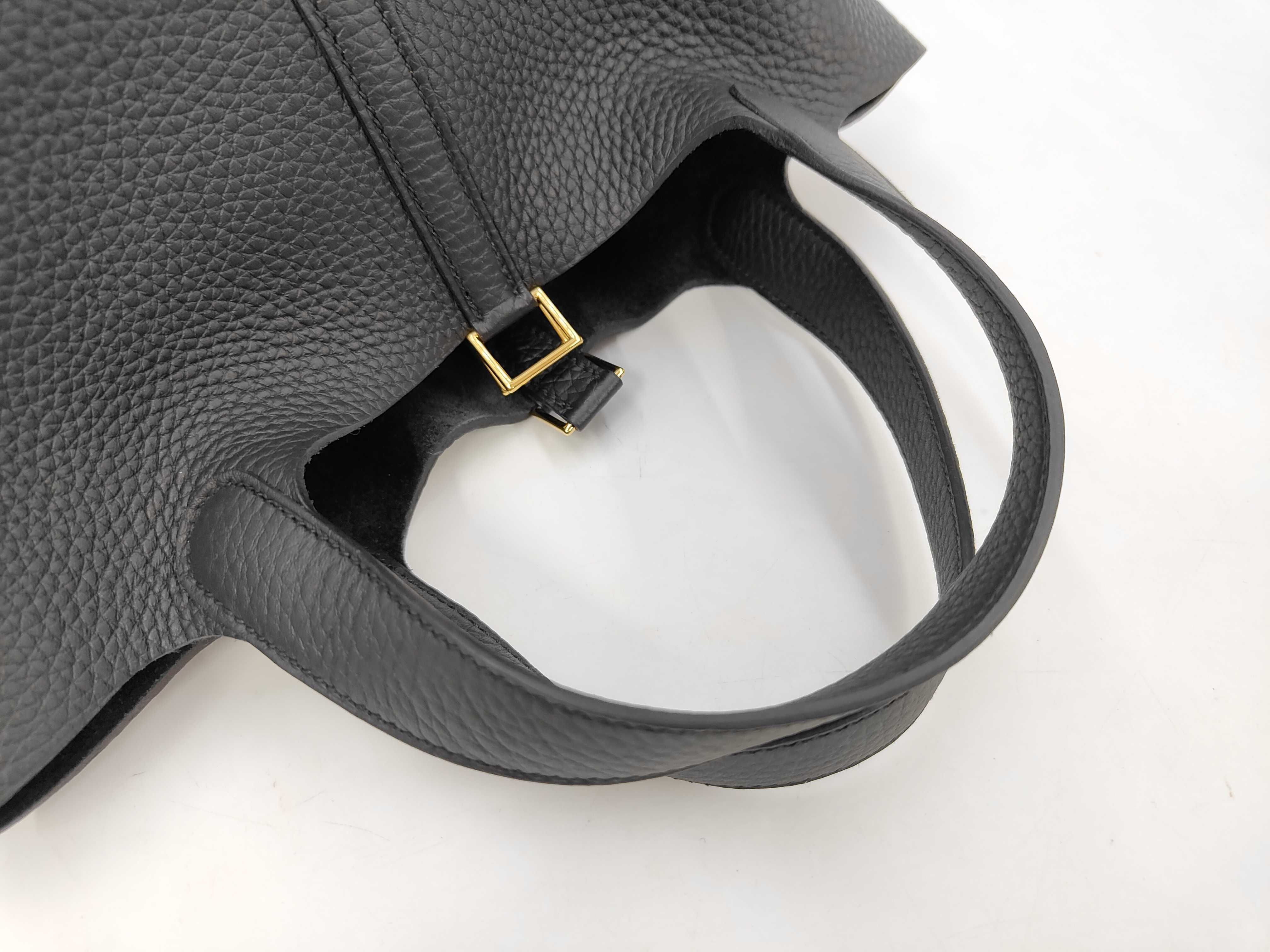 Picotin Lock 18 PM Taurillon Clemence Leather Handbag, Black with Gold Hardware, G Stamp — view 4
