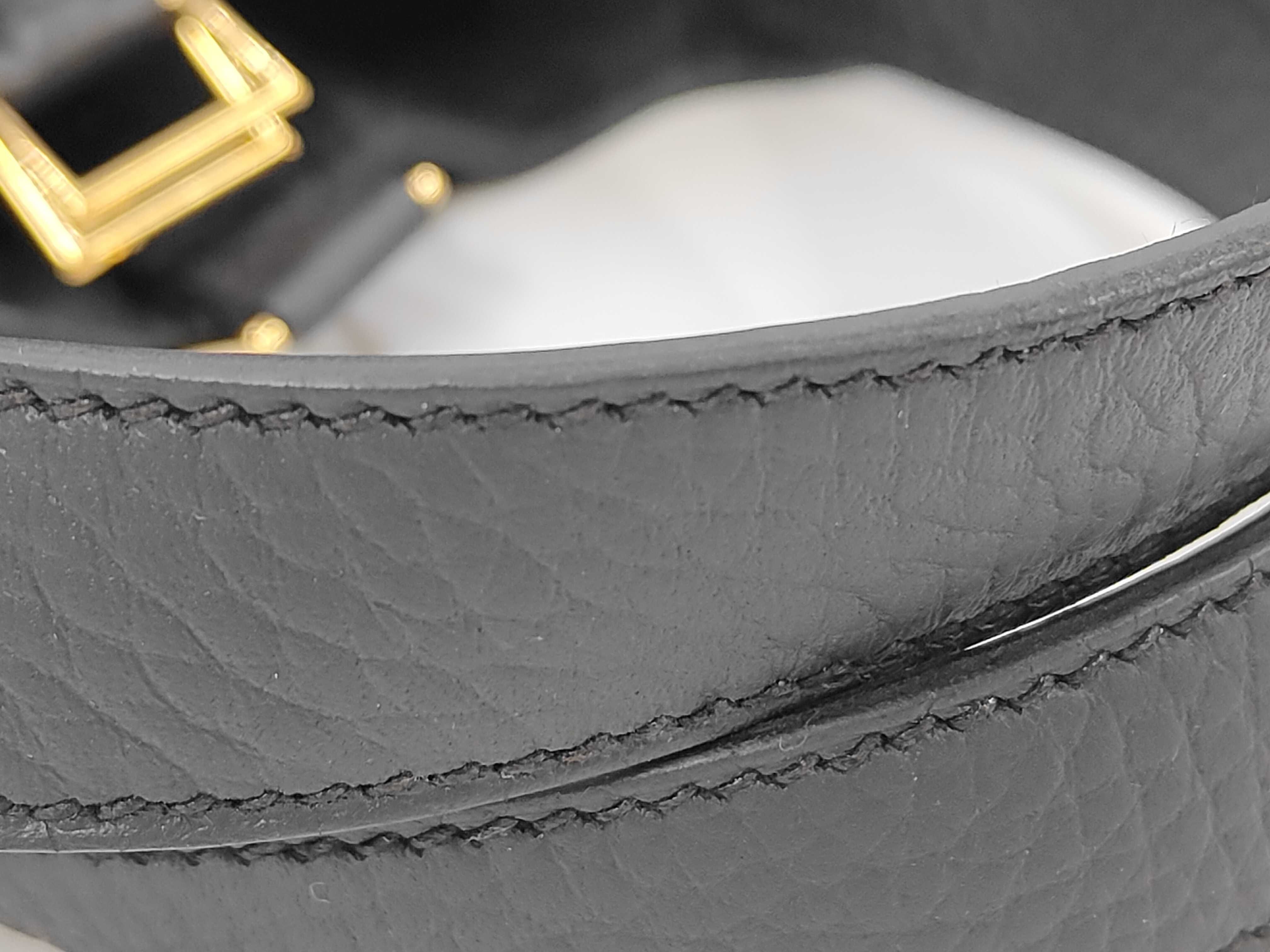 Picotin Lock 18 PM Taurillon Clemence Leather Handbag, Black with Gold Hardware, G Stamp — view 5