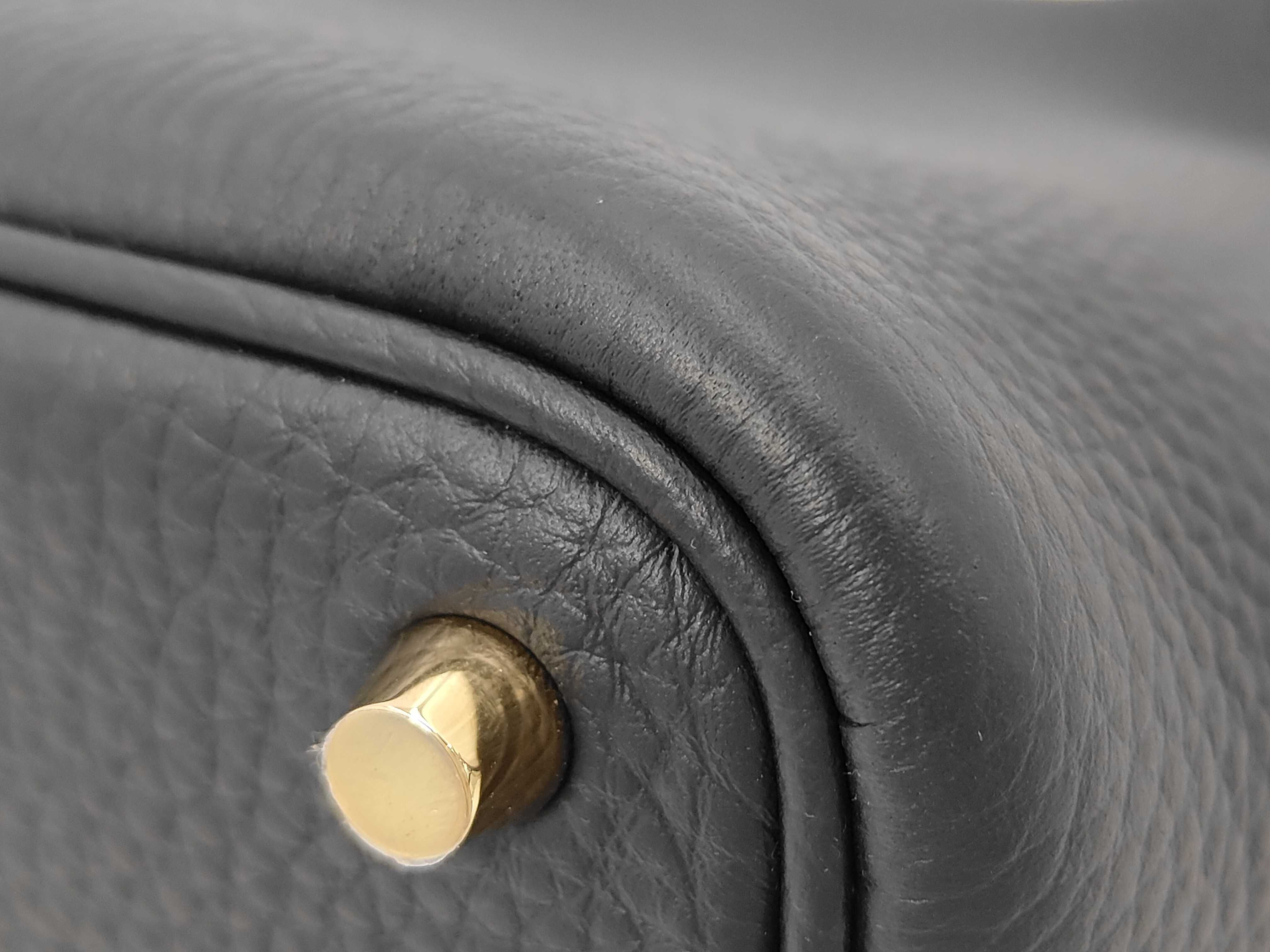 Picotin Lock 18 PM Taurillon Clemence Leather Handbag, Black with Gold Hardware, G Stamp — view 6