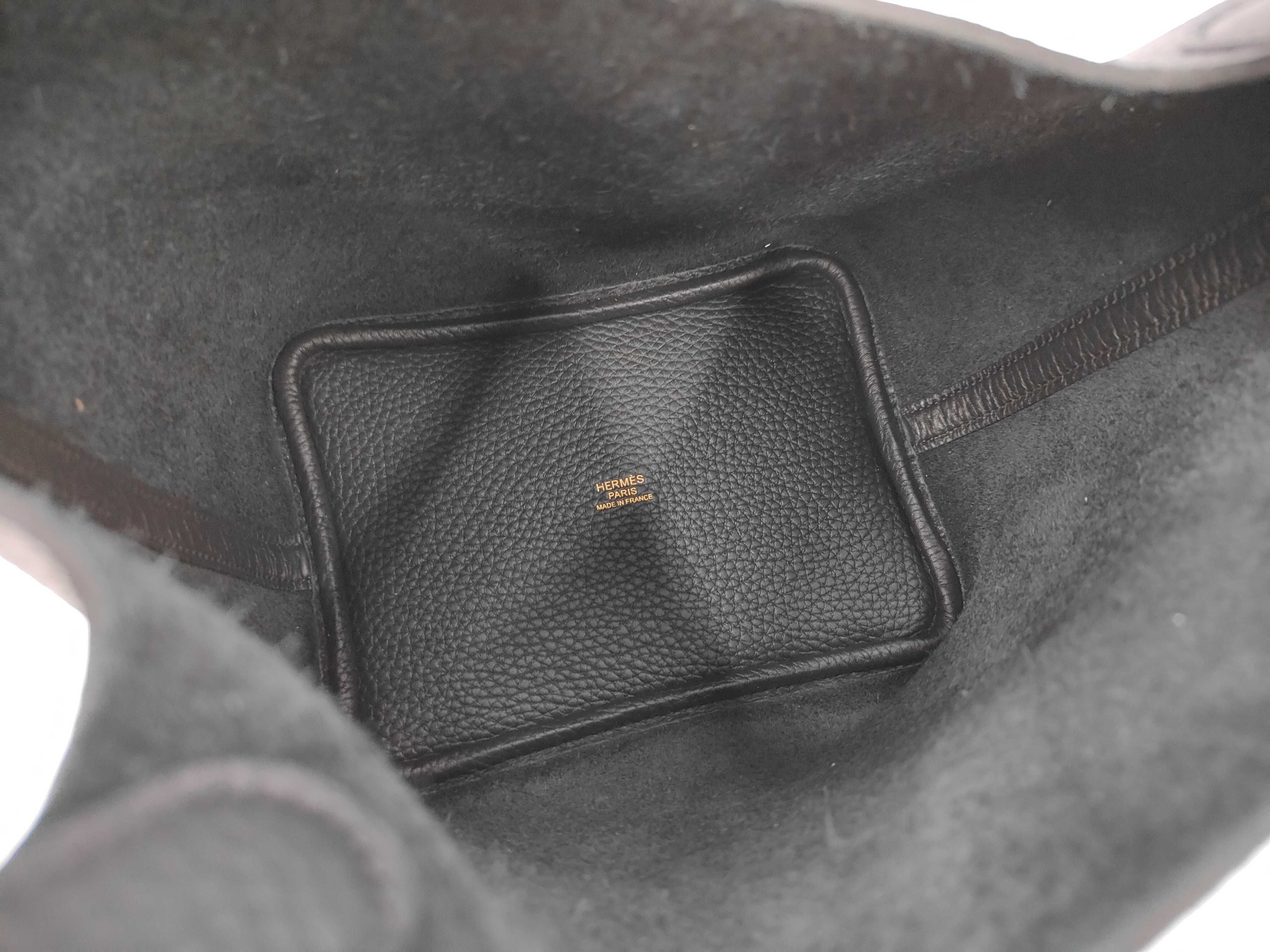Picotin Lock 18 PM Taurillon Clemence Leather Handbag, Black with Gold Hardware, G Stamp — view 8