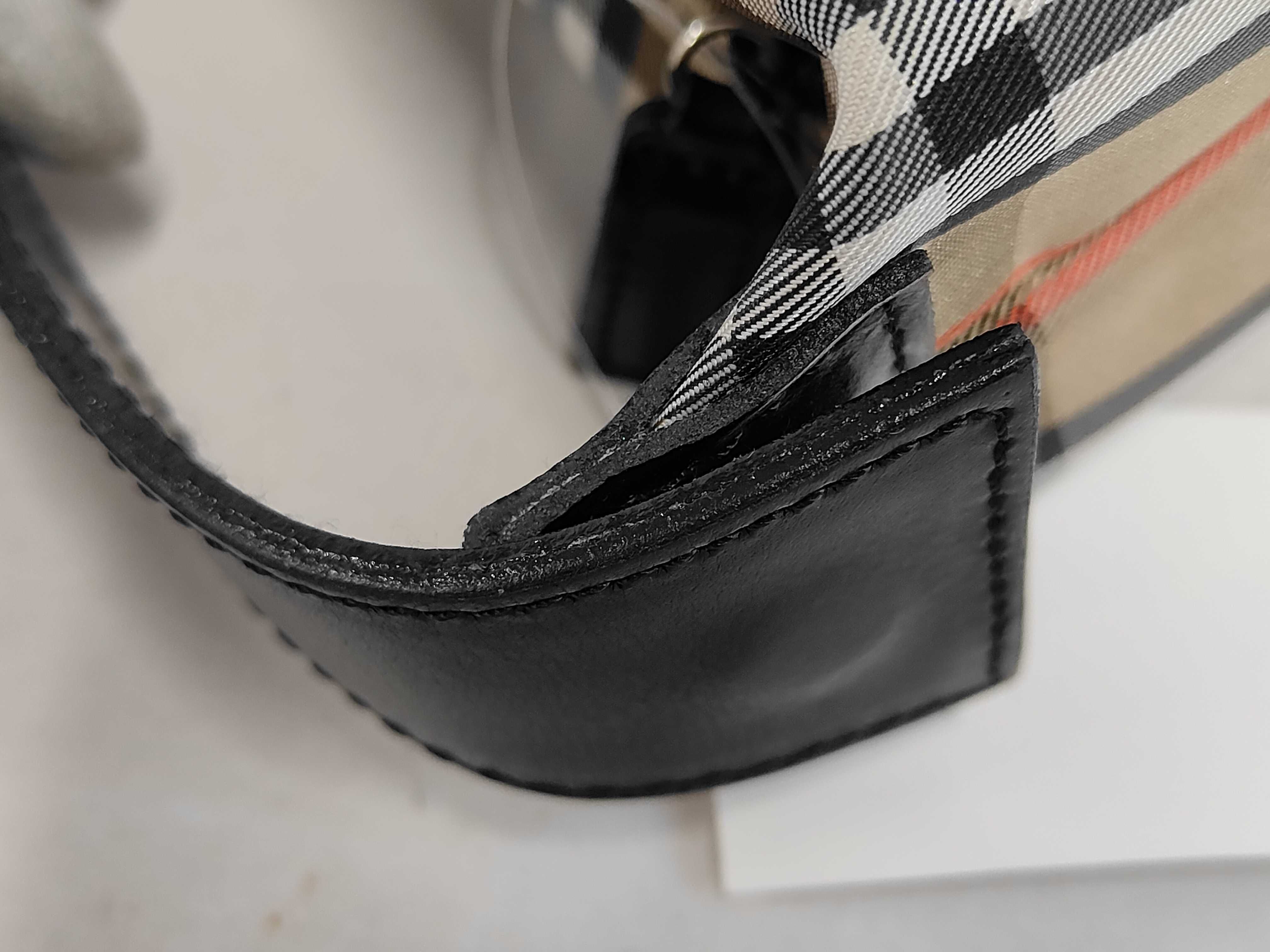 Accessory Pouch Check Handbag — view 7