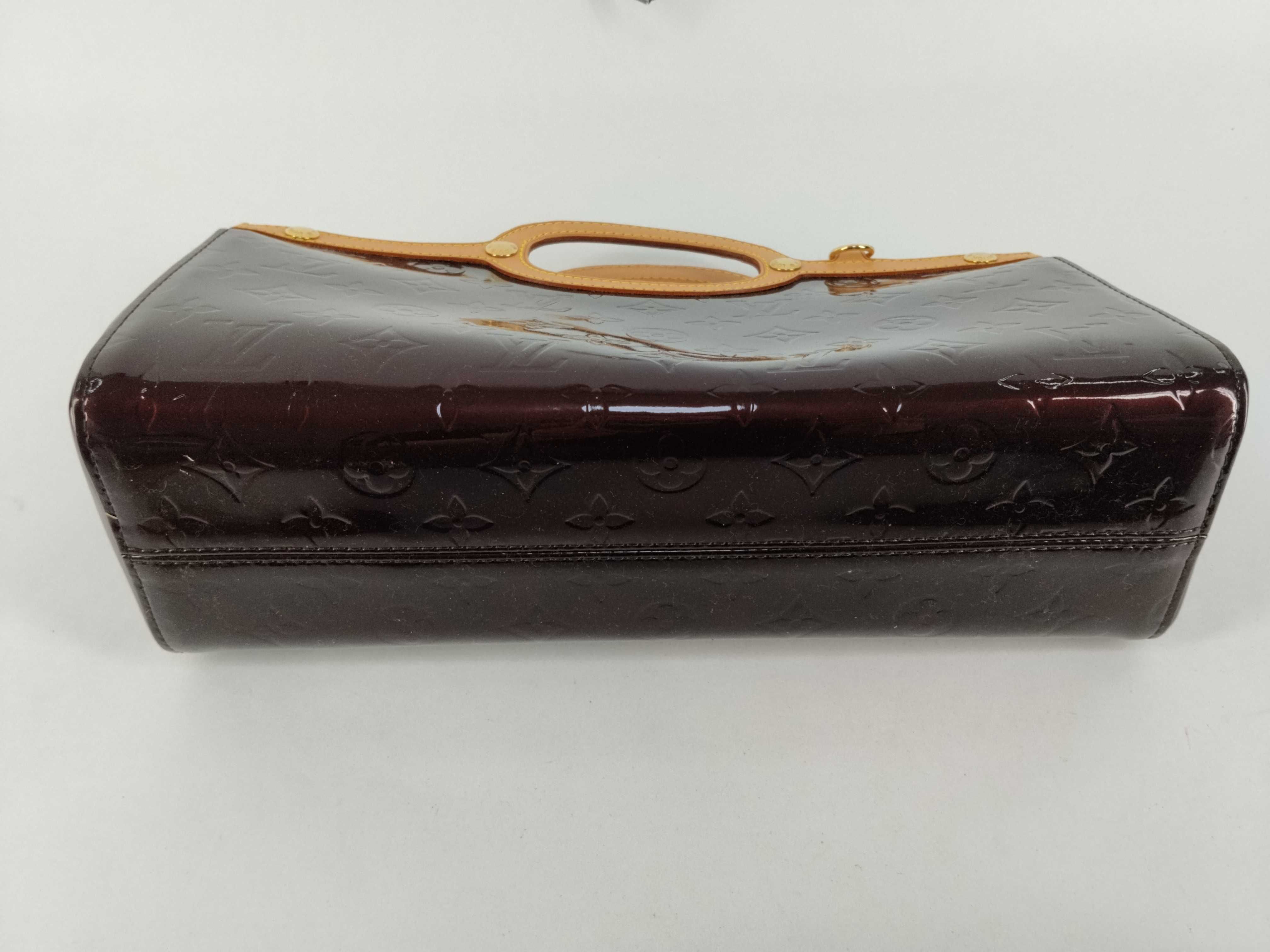Vernis Roxbury Drive M91995 Amarante Vernis Handbag — view 7