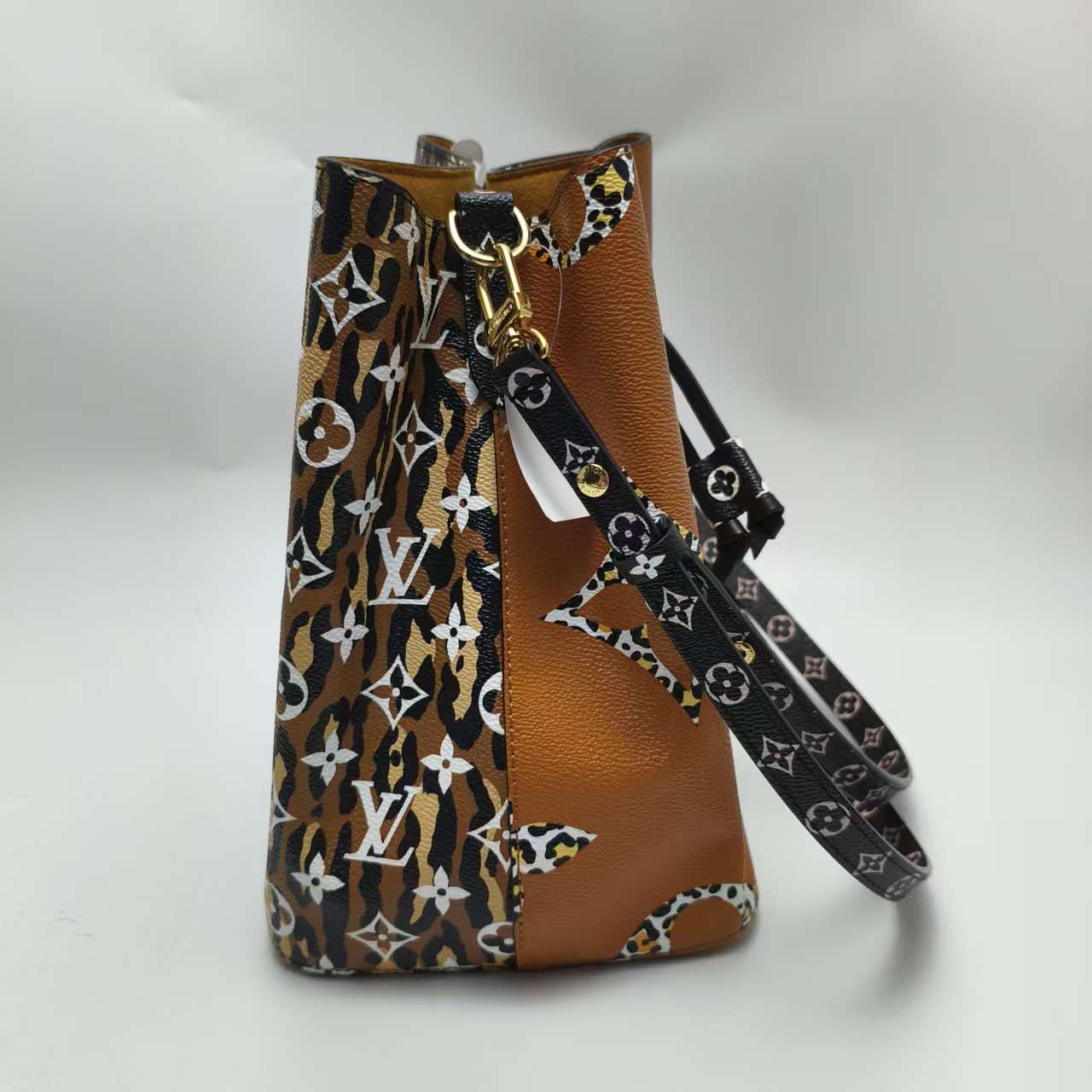 【*Shipped from: China*】LOUIS VUITTON Noe Neo PU Shoulder Bag — view 3
