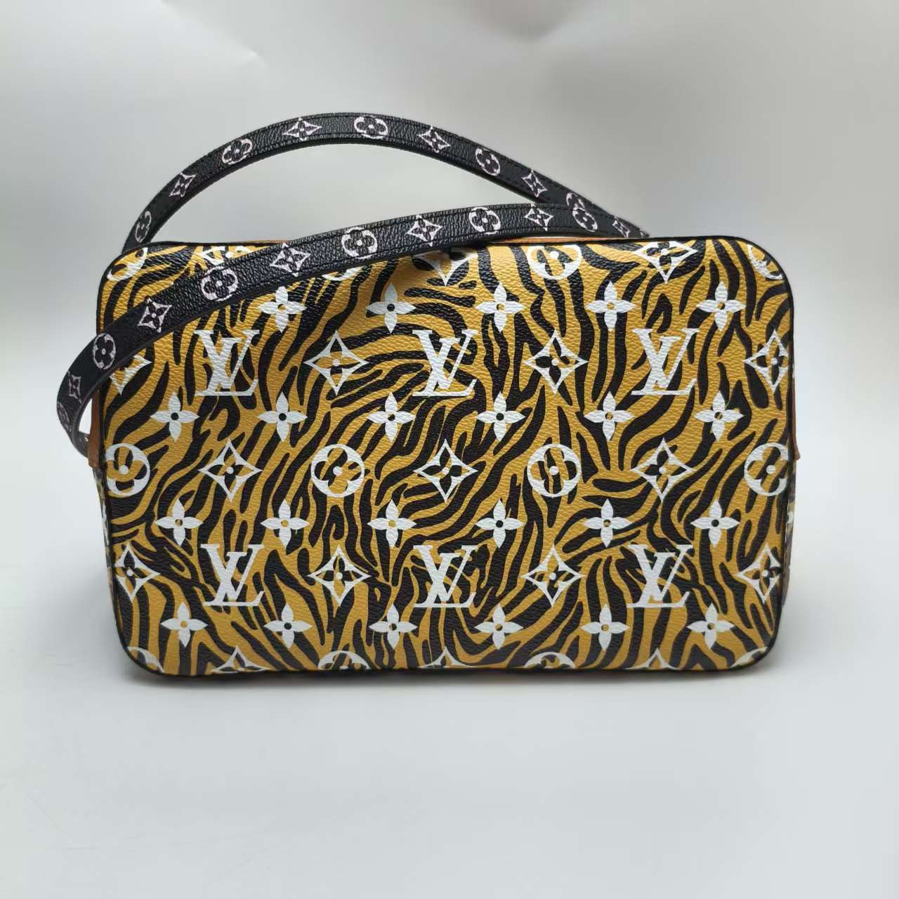 【*Shipped from: China*】LOUIS VUITTON Noe Neo PU Shoulder Bag — view 5