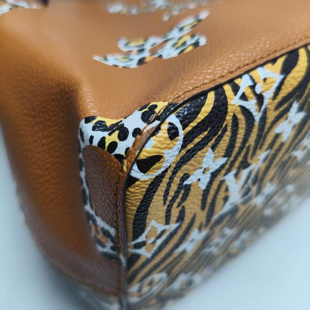 【*Shipped from: China*】LOUIS VUITTON Noe Neo PU Shoulder Bag — view 6