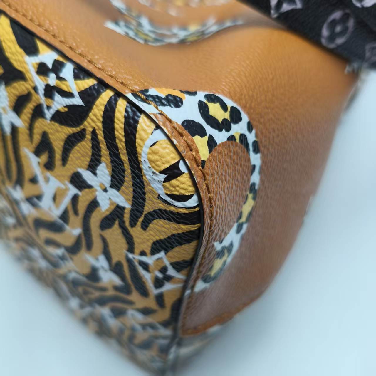 【*Shipped from: China*】LOUIS VUITTON Noe Neo PU Shoulder Bag — view 7
