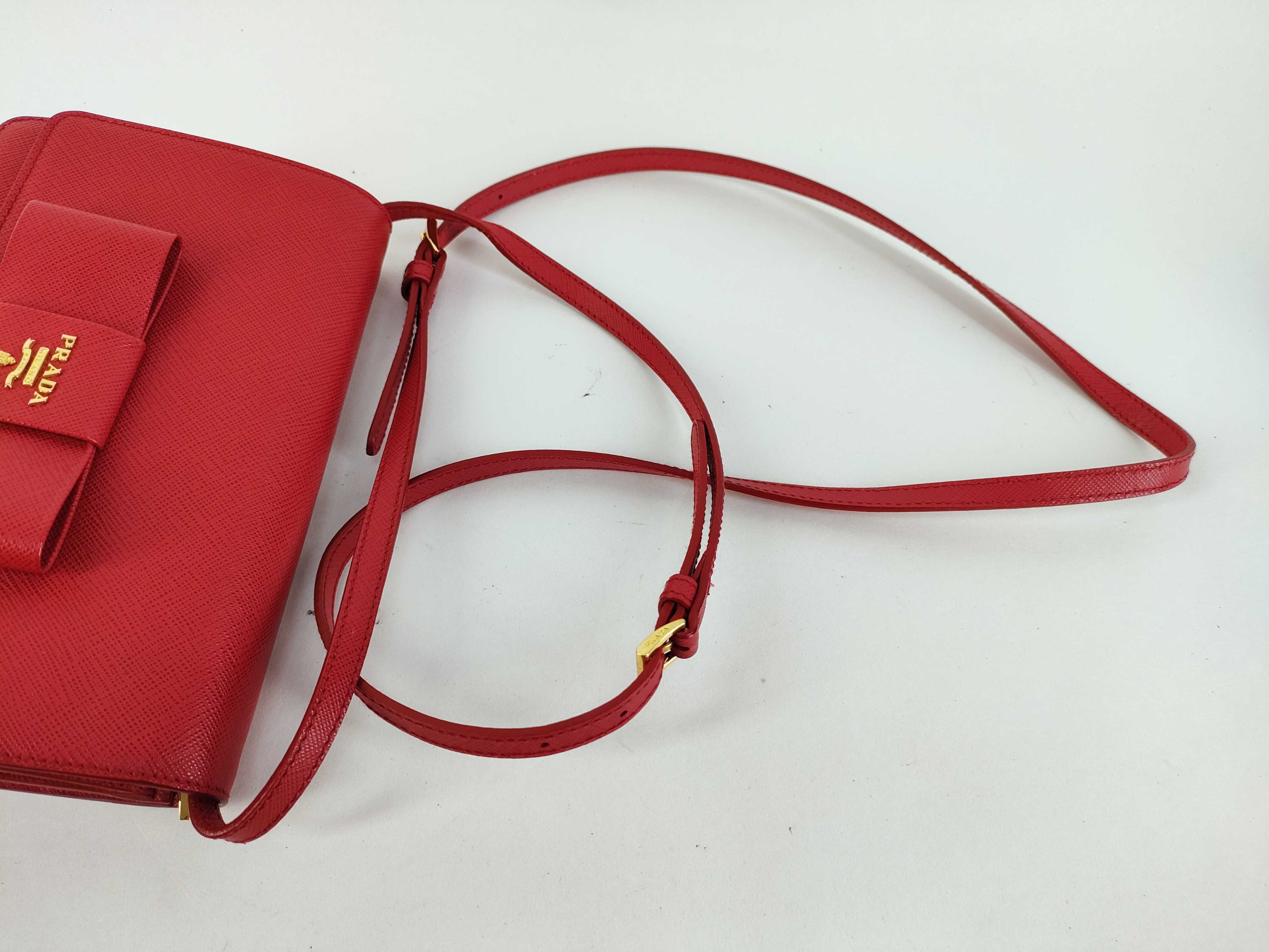 Saffiano Leather Shoulder Wallet Red Shoulder Bag — view 3
