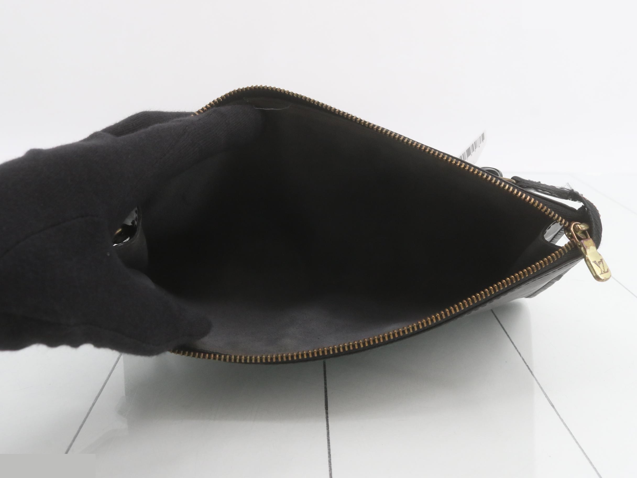 Pochette Accessoires Epi Noir — view 4
