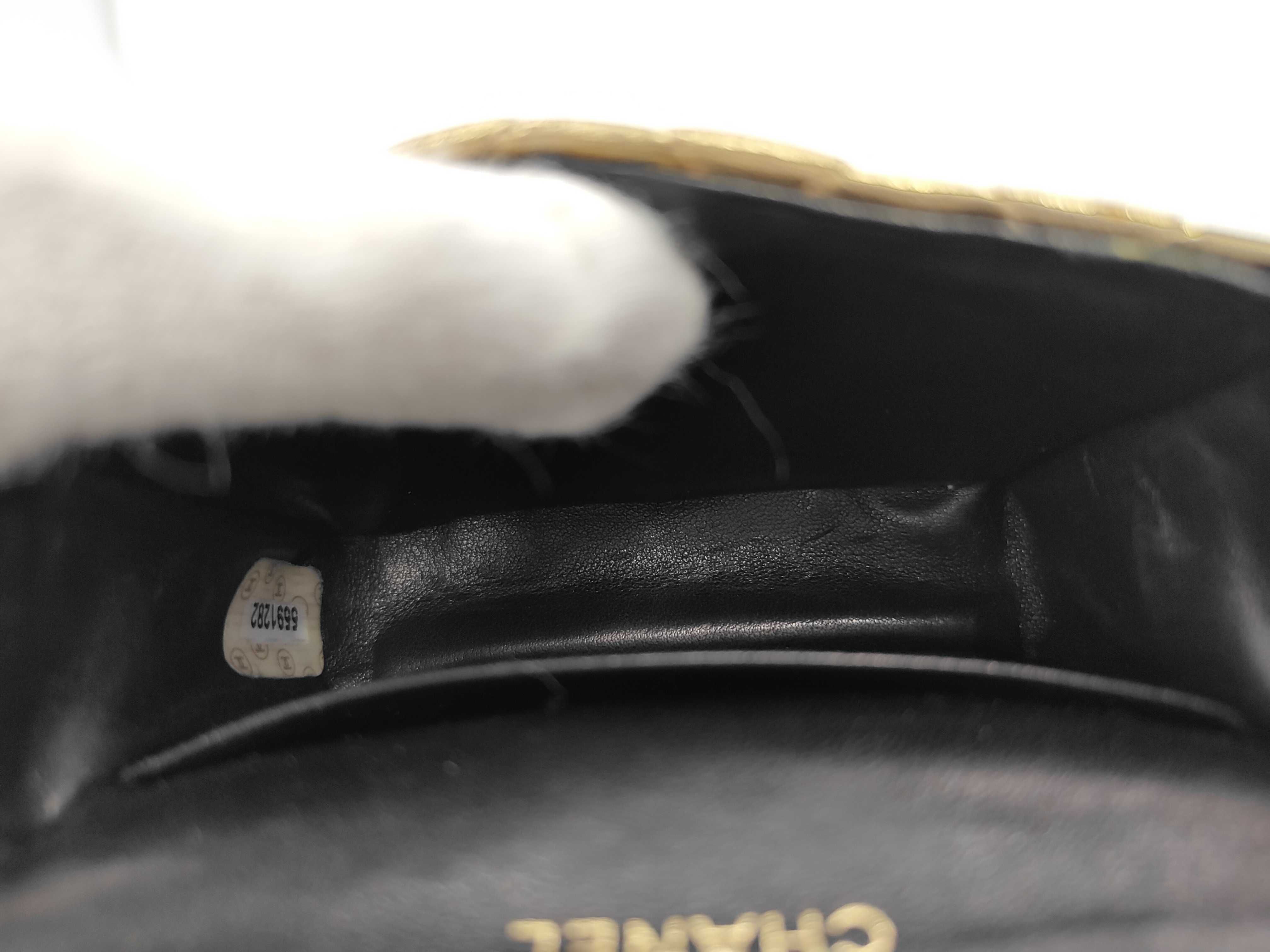 Lambskin Matelassé Gold Shoulder Bag (Serial Number 5) — view 7