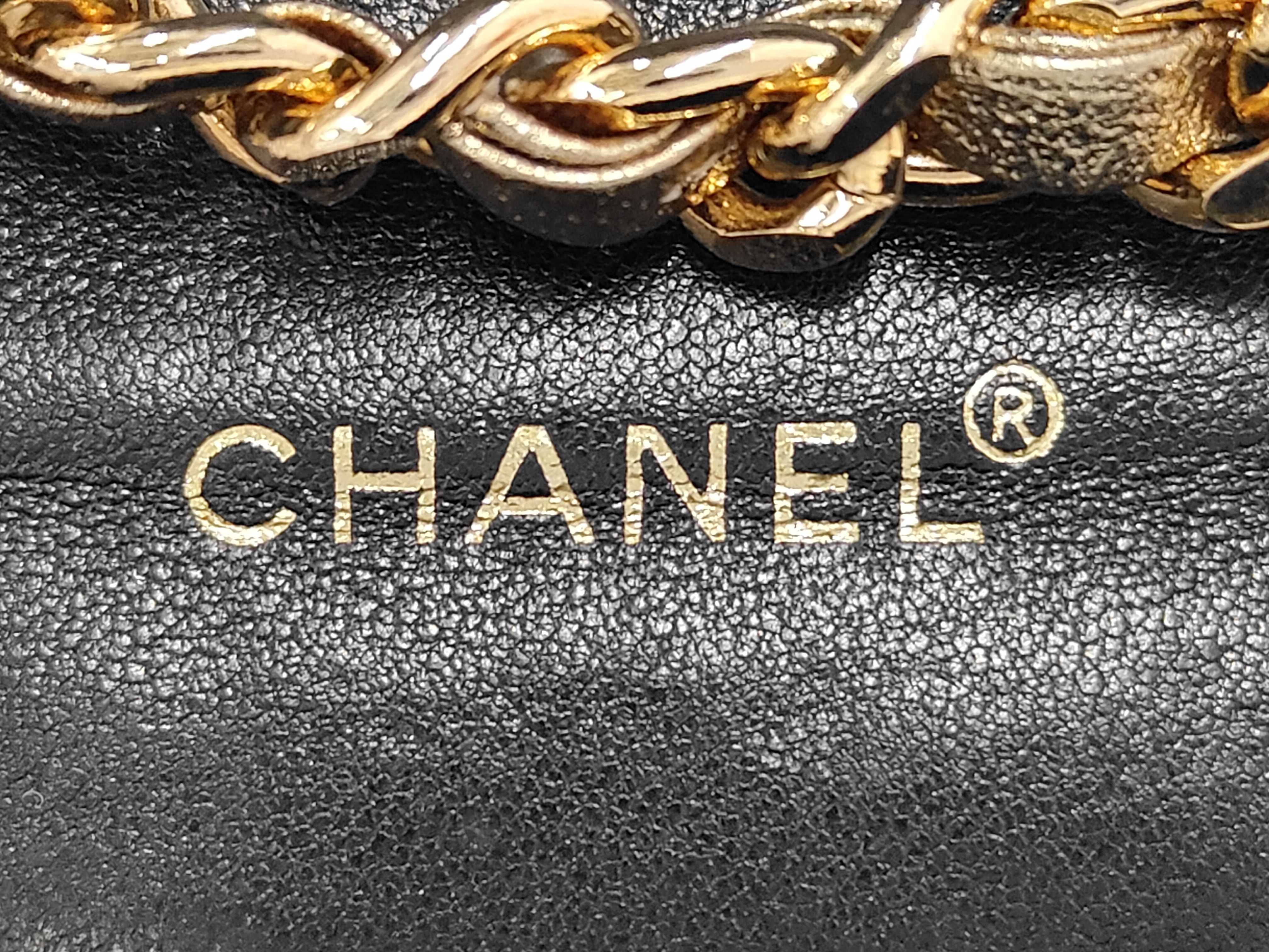 Lambskin Matelassé Gold Shoulder Bag (Serial Number 5) — view 8