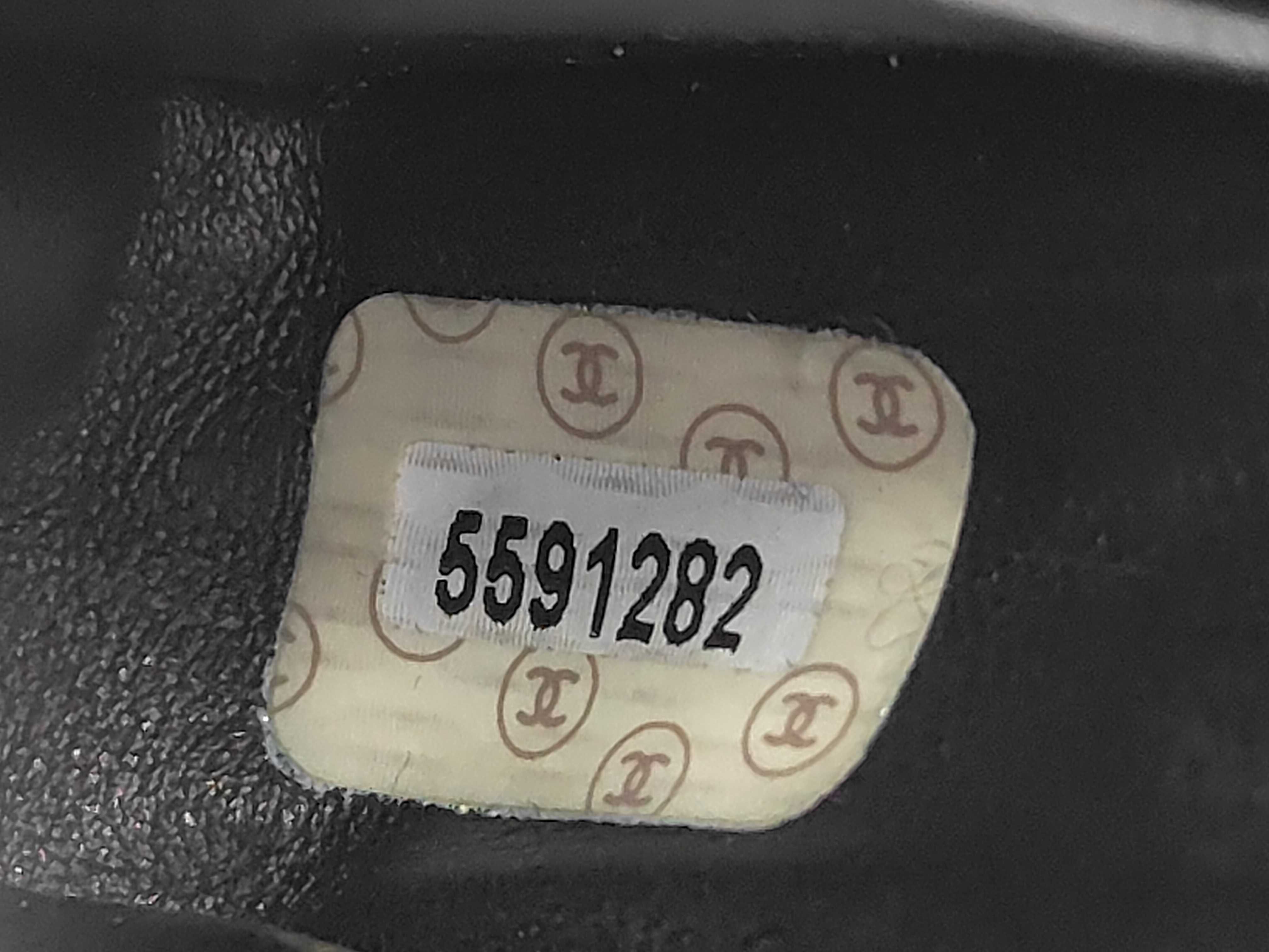 Lambskin Matelassé Gold Shoulder Bag (Serial Number 5) — view 9