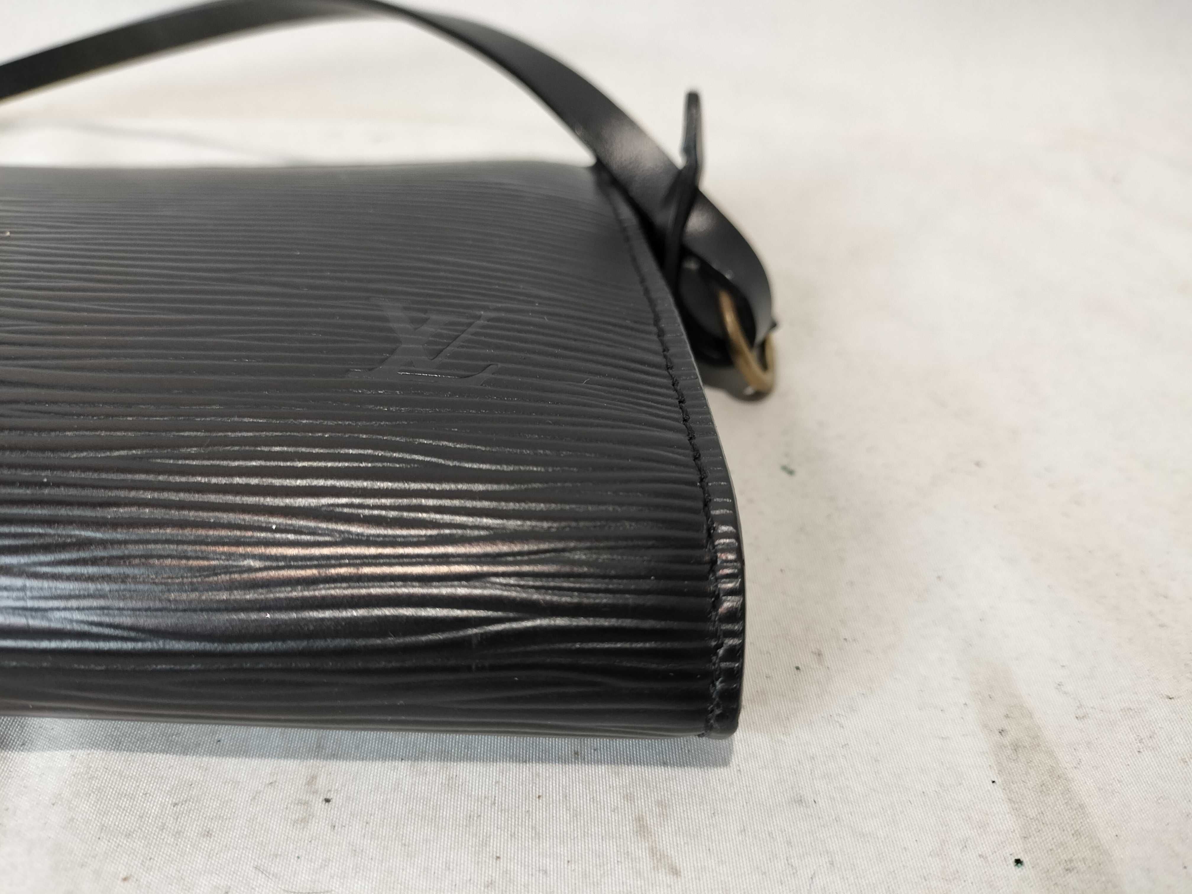 Epi Pochette Accessoires Pouch — view 6