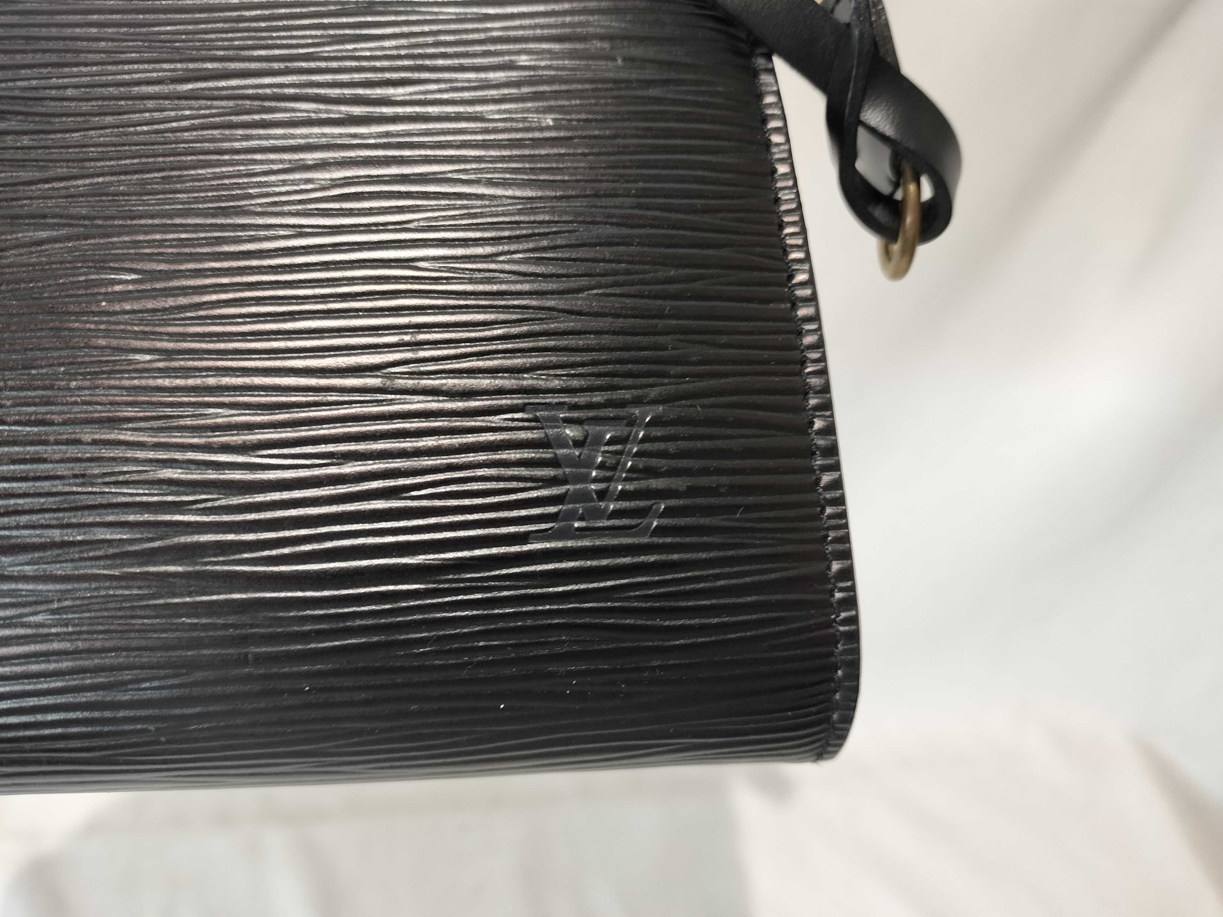 Epi Pochette Accessoires Pouch — view 8
