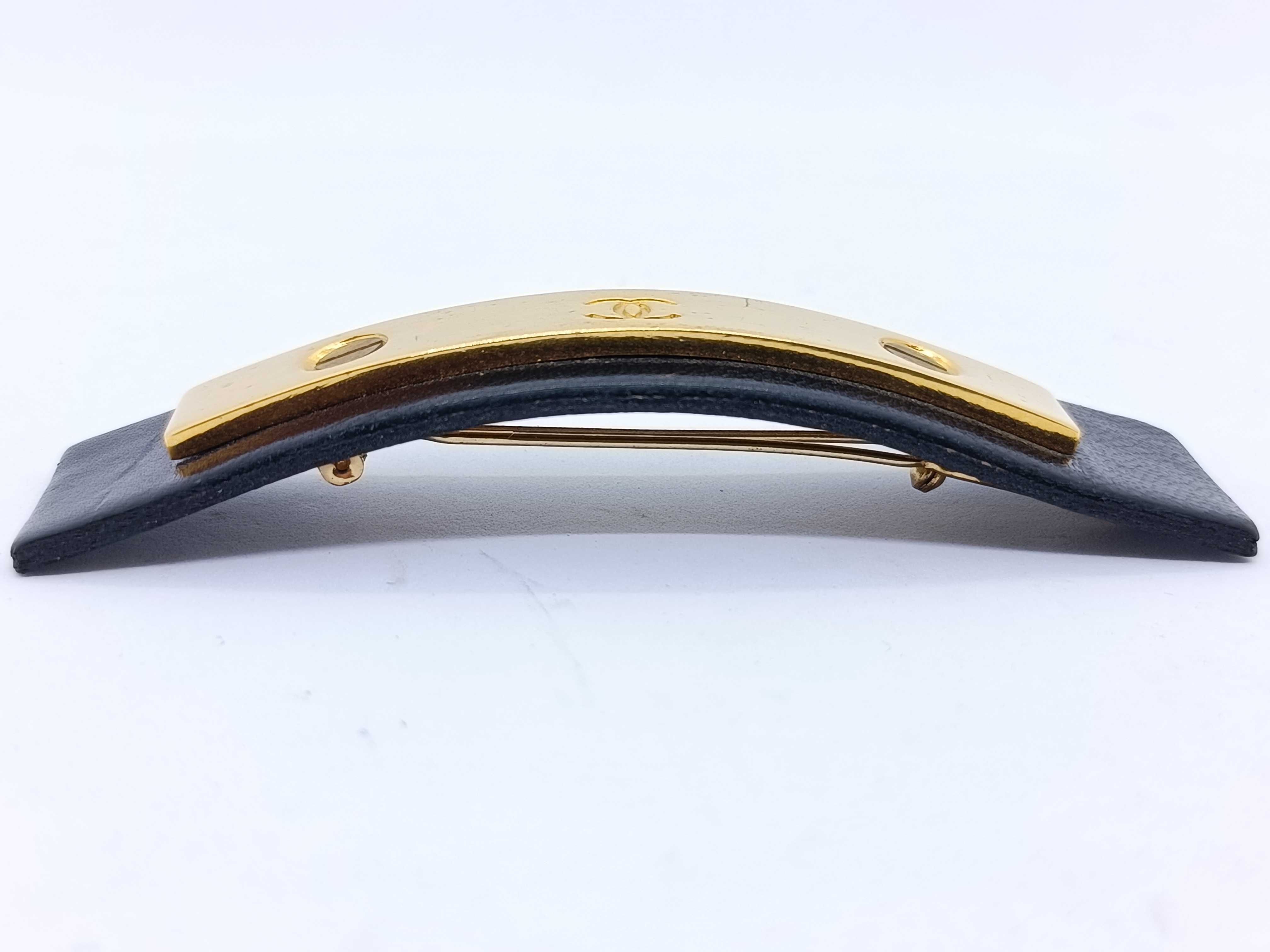 01 A Barrette Hair Accessory — view 11