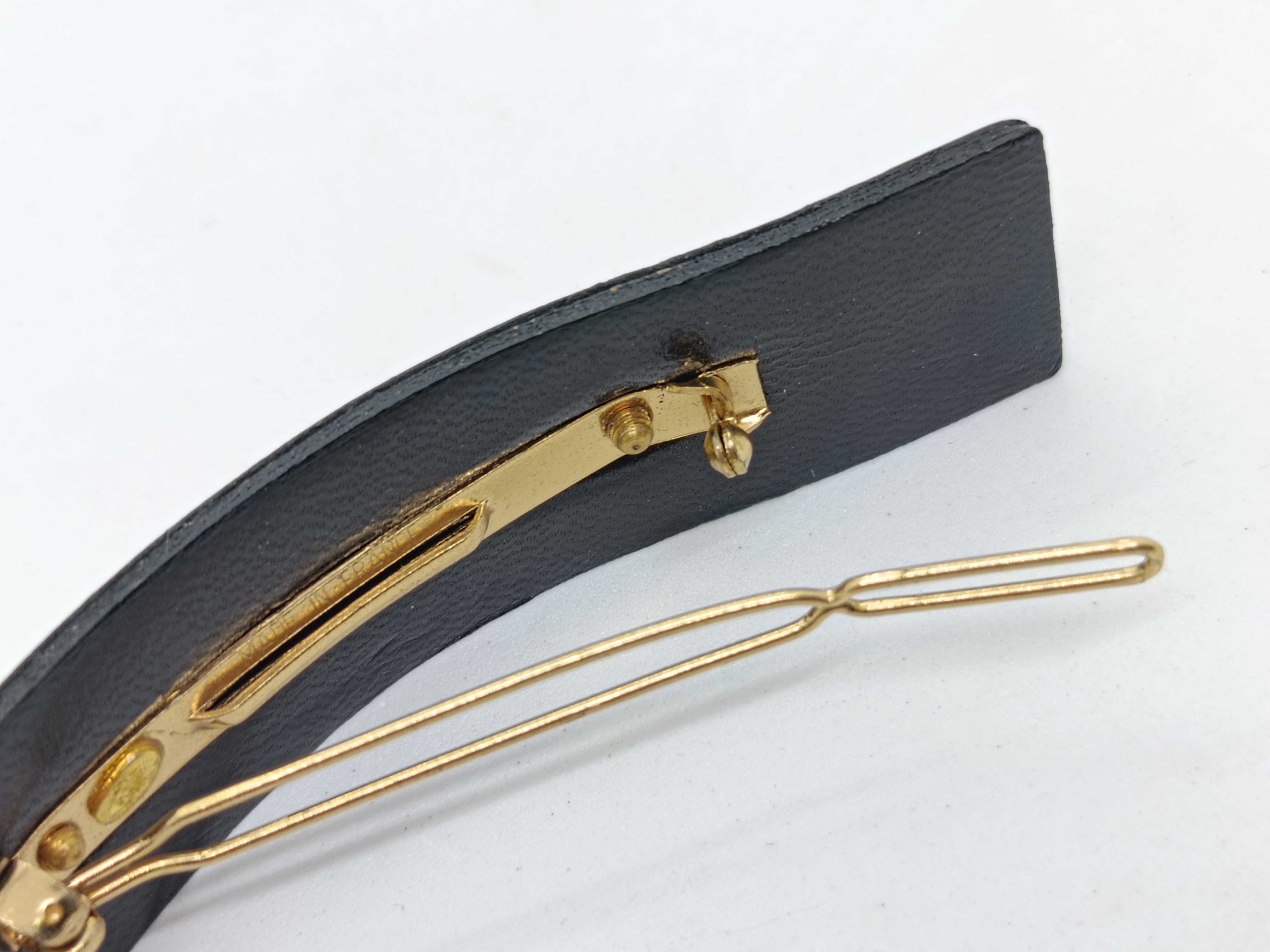 01 A Barrette Hair Accessory — view 3