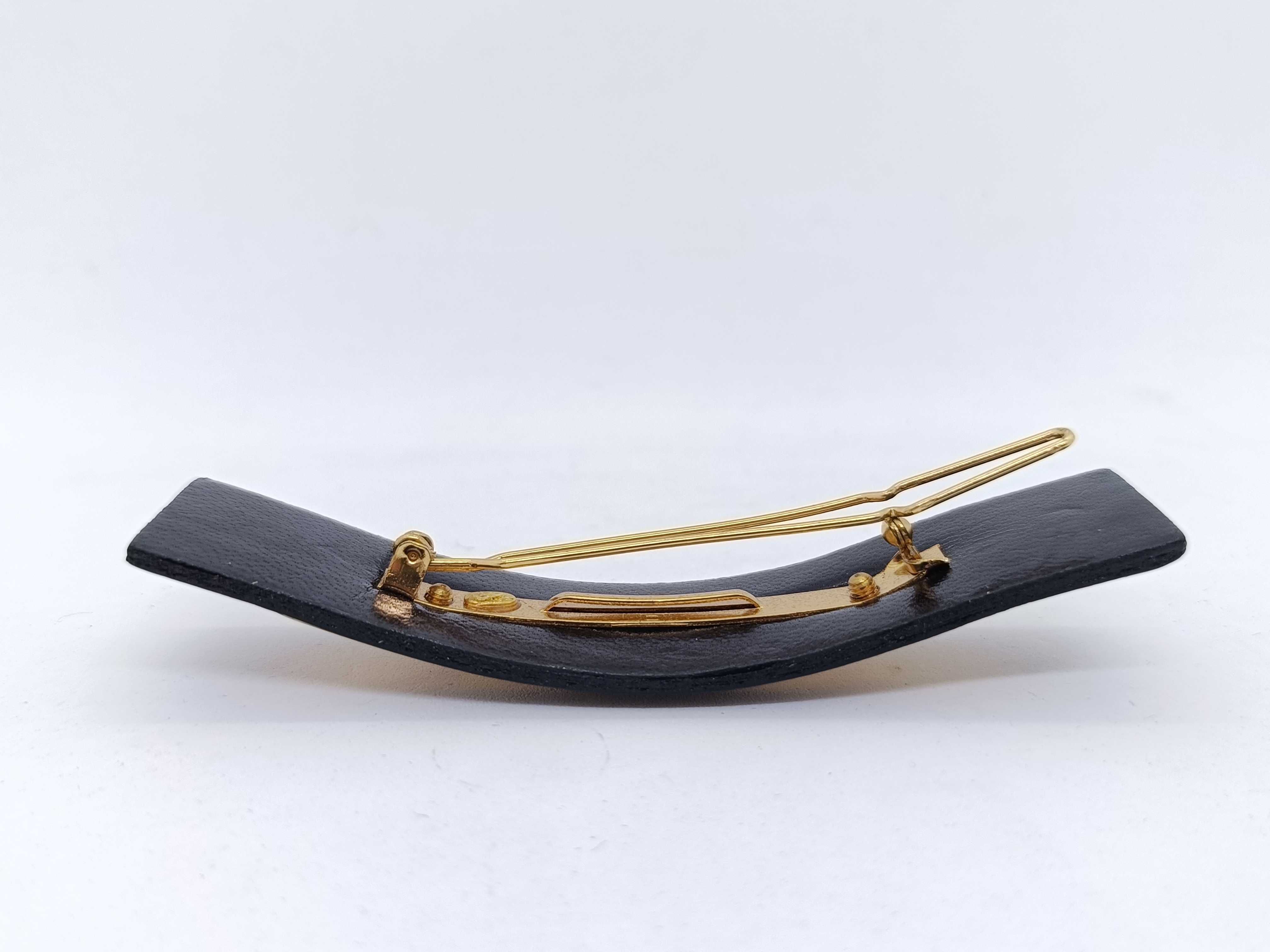 01 A Barrette Hair Accessory — view 4