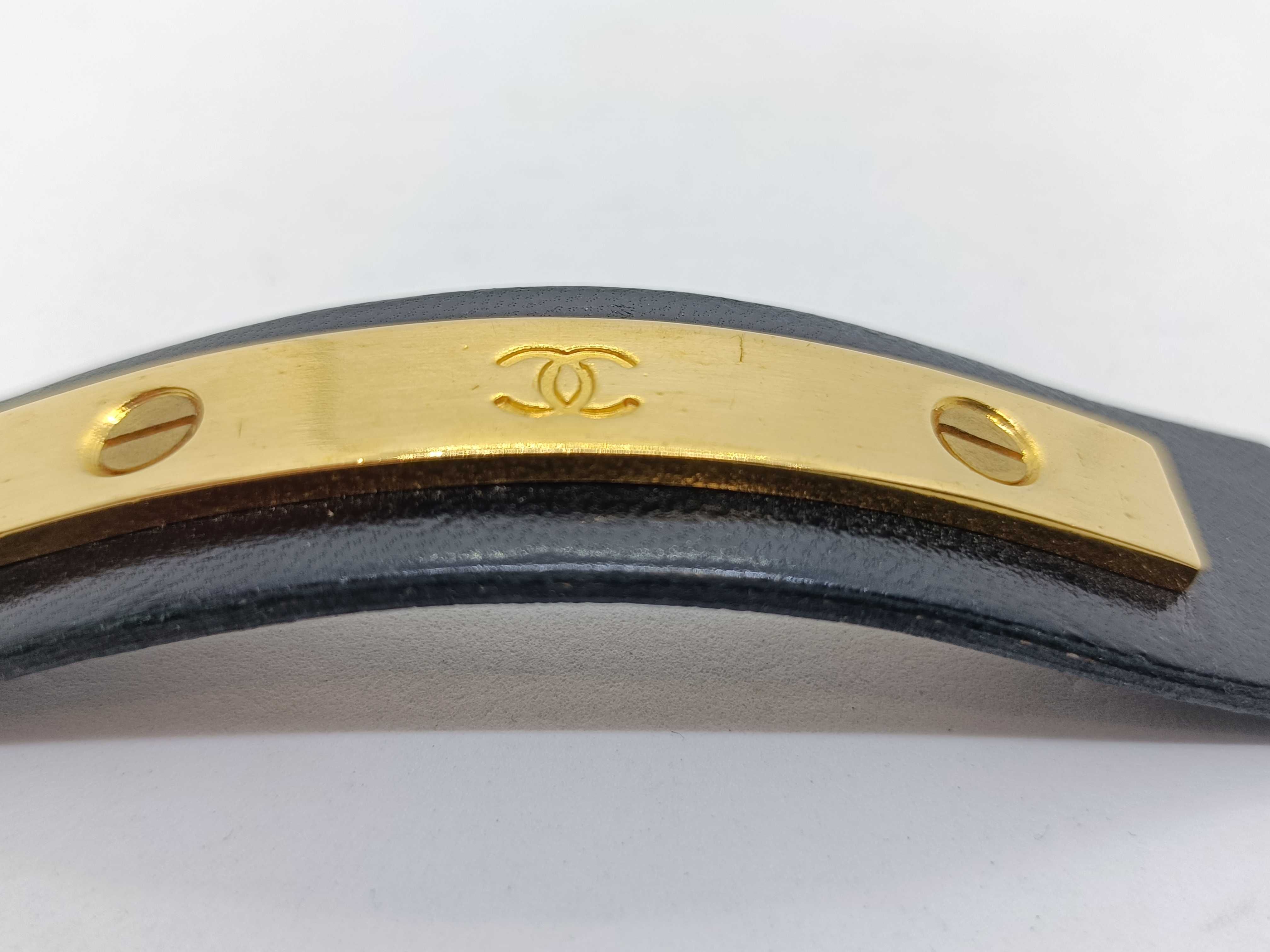 01 A Barrette Hair Accessory — view 10